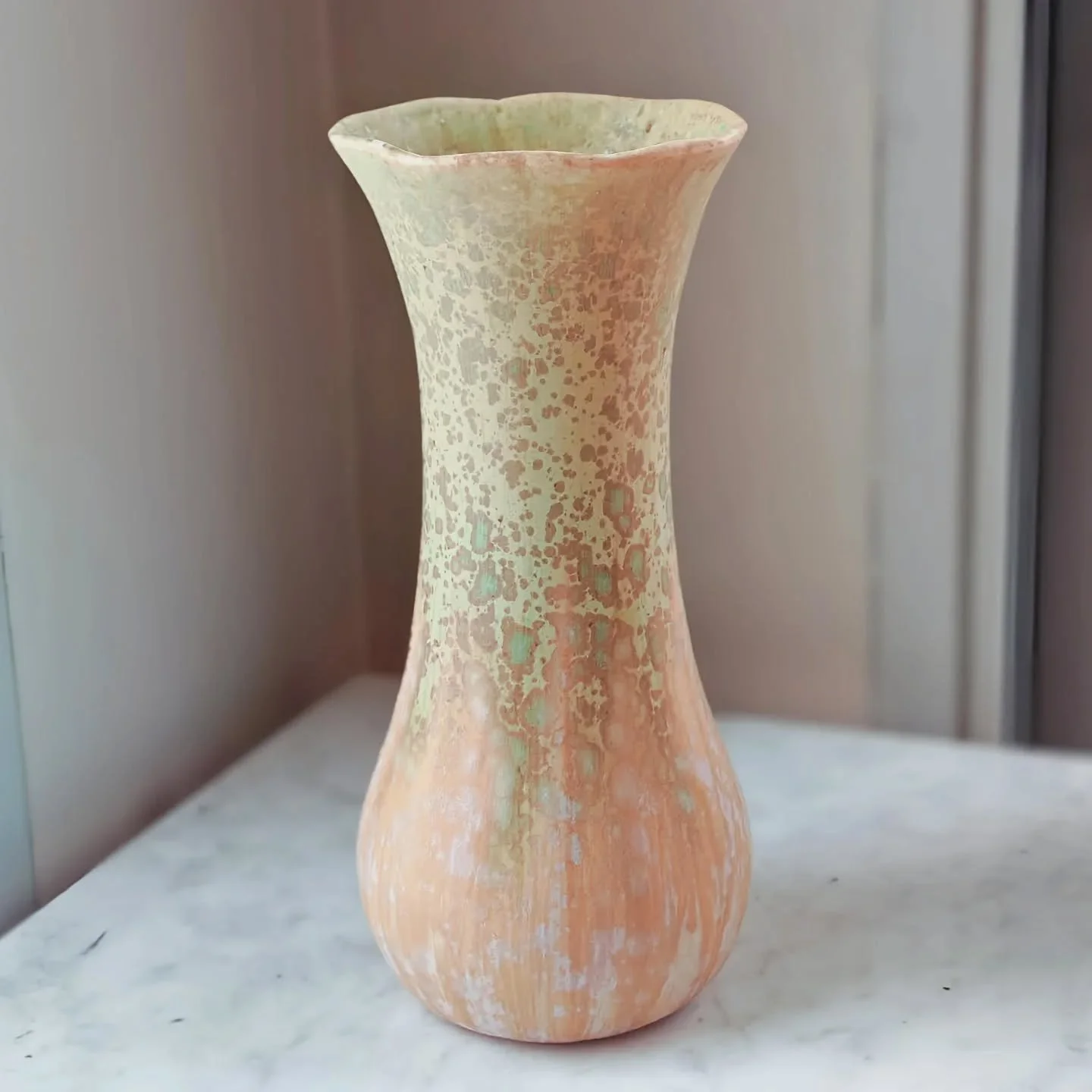 - Nepenthes -
Winter 2026
It looks like a Victreebell without leaves!
.
.
.
#porcelain #ceramics #pottery #crystallineceramics  #crystallineglaze