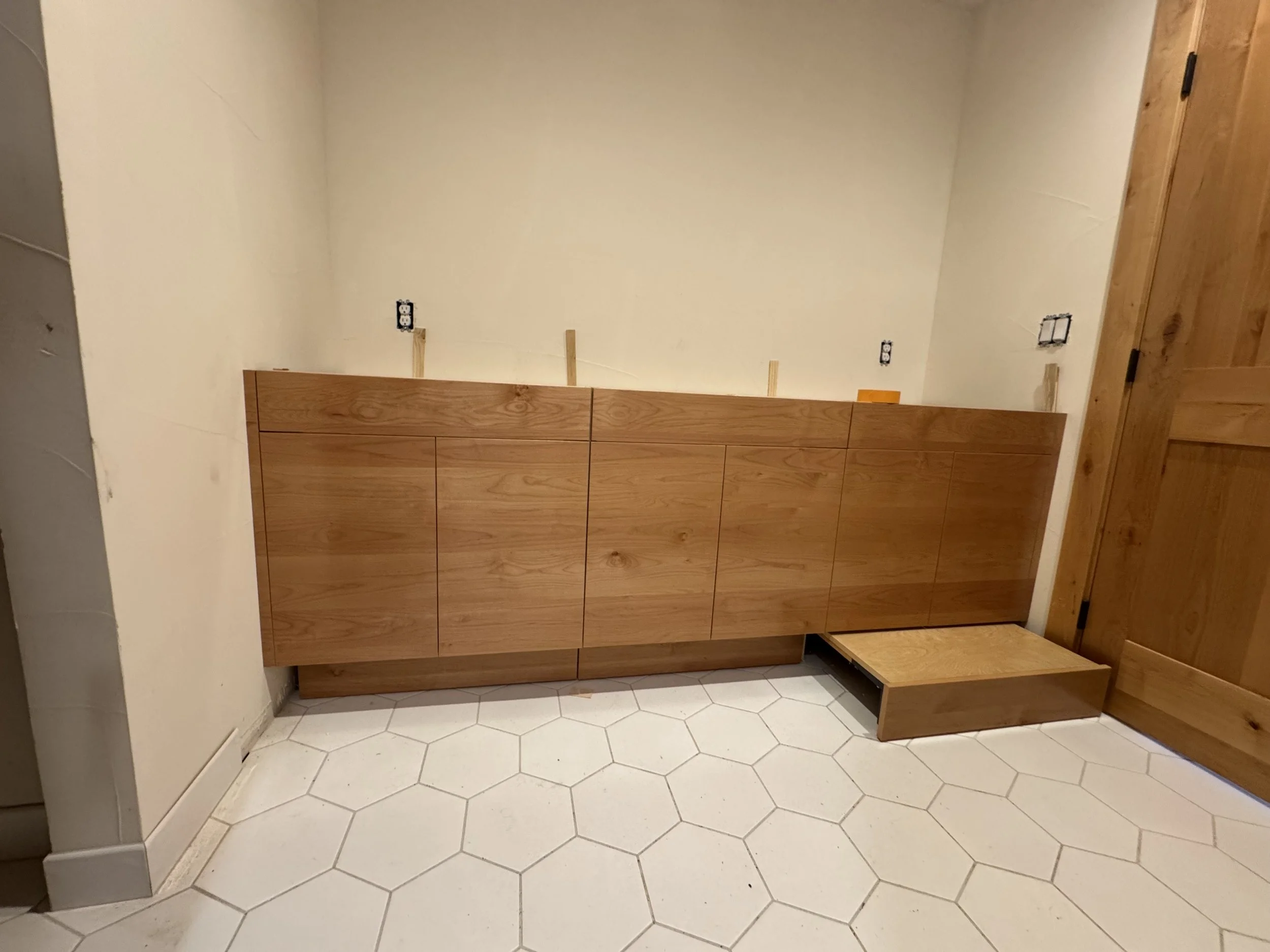 vaniity  toekick step.jpg