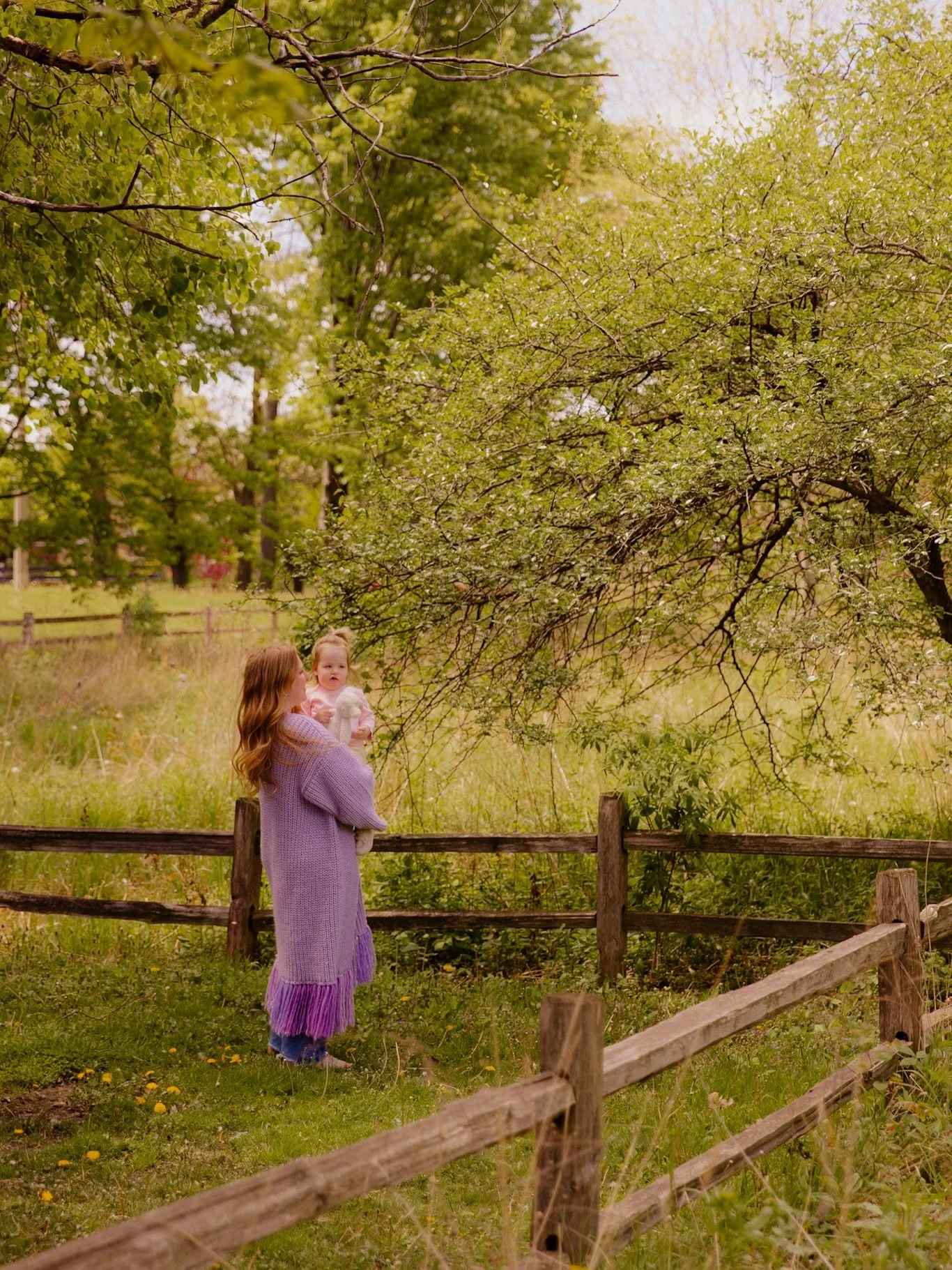 Mother&rsquo;s Day is my favorite 💕 I love our tradition of taking photos in the same charming spot every year and seeing how Sienna grows. 🥹