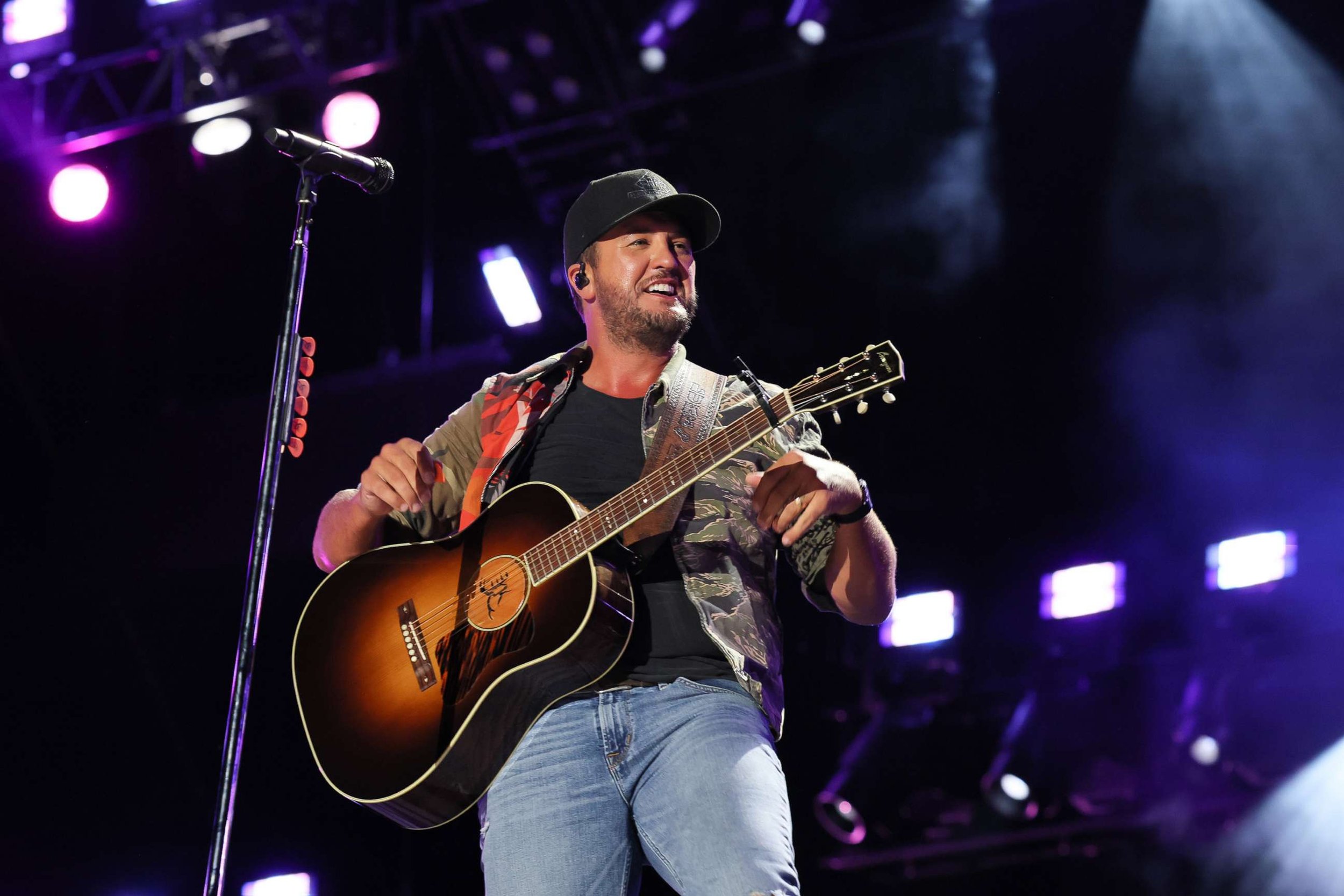Luke Bryan w/Priscilla Block