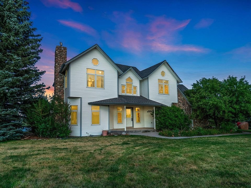 Western Hills – Larger lots, established neighborhood feel