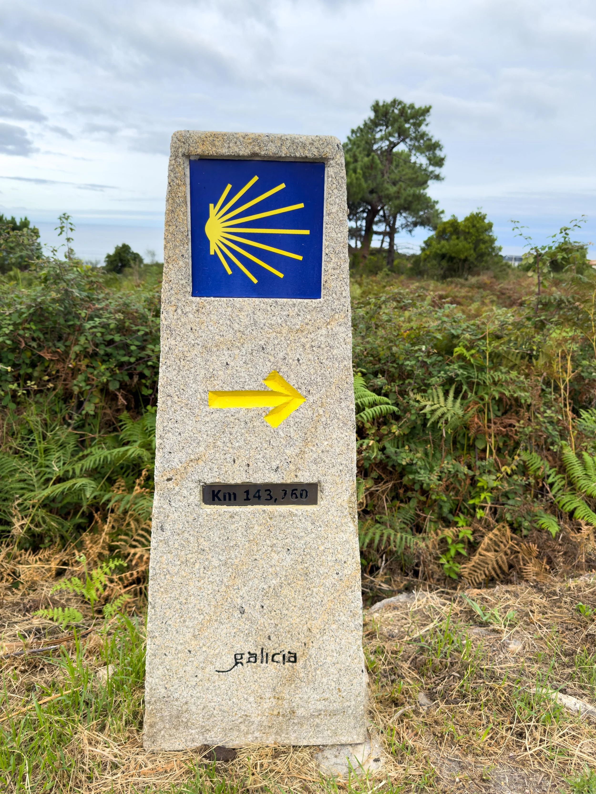 Familiar stone marker