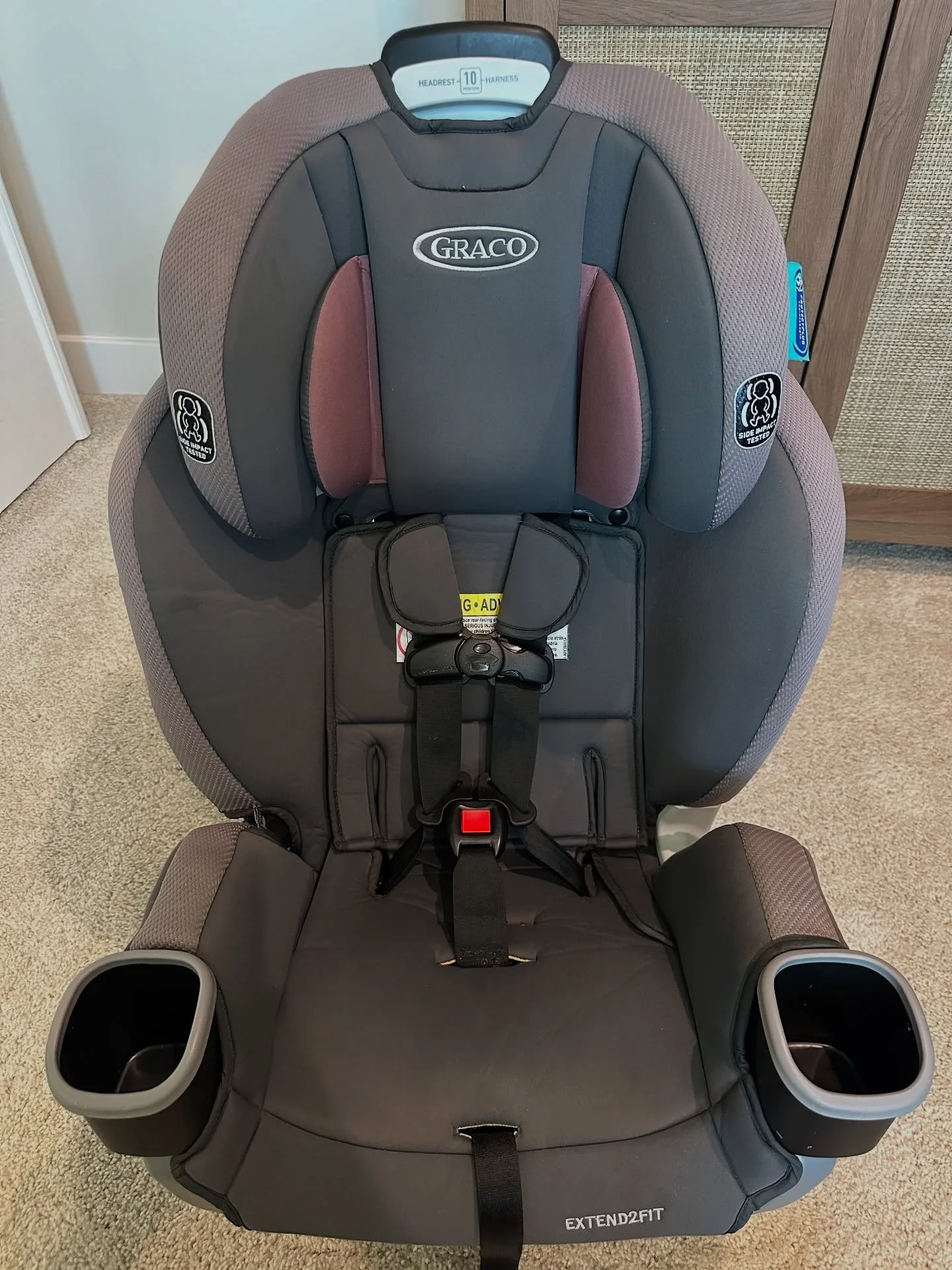 From crumb city to clean &amp; pristine ✨ This Graco Extend2Fit went from snack attack aftermath to fresh, spotless, and ready for the next adventure. 🚗🧼 #CrumbWranglerCo #BeforeAndAfter #carseatcleaning