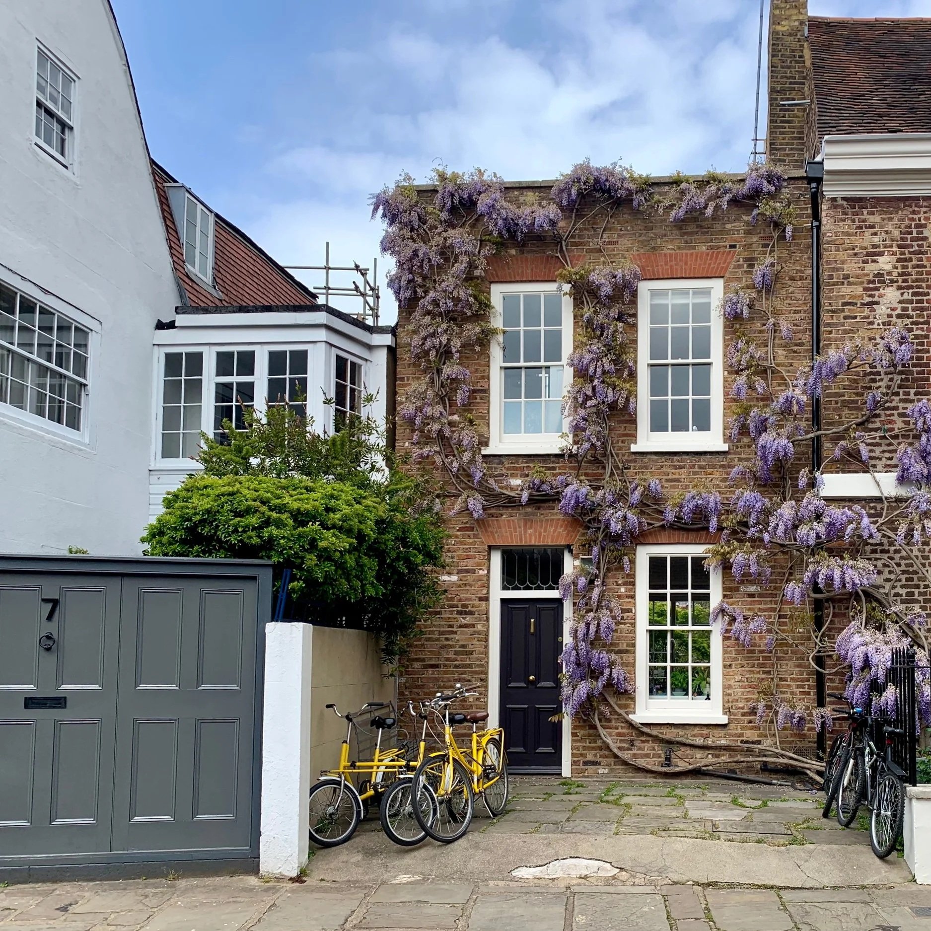 How a Buying Agent Secures Prime Property Before It Reaches the Market