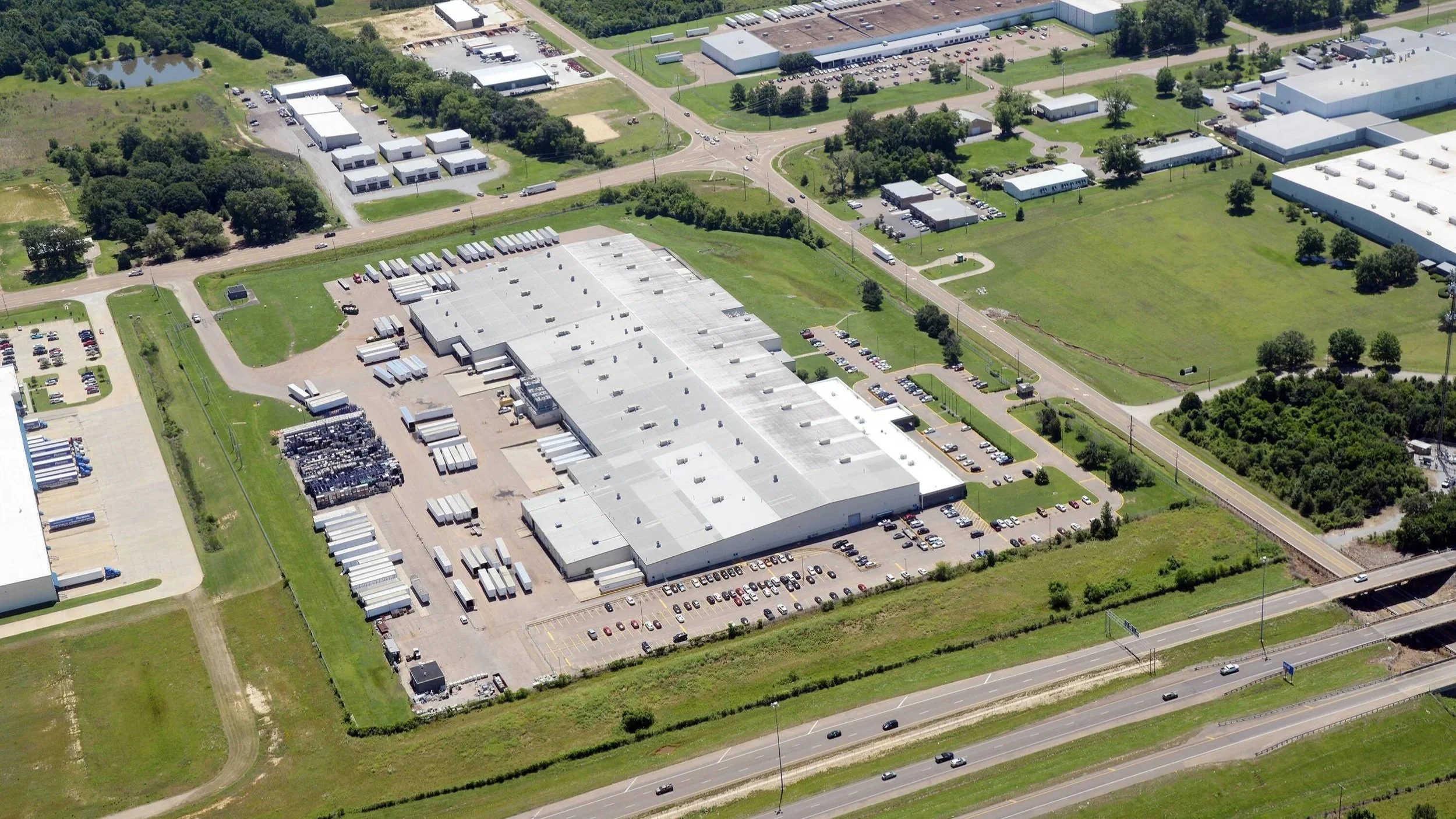 Harvus Capital Acquires 400,000+ SF Industrial Manufacturing Facility in Gluckstadt, Mississippi