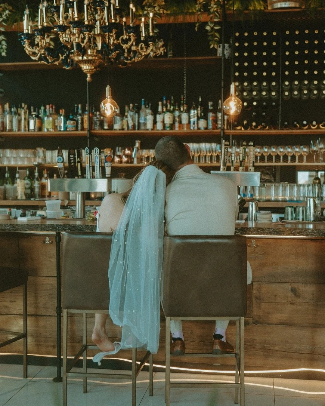 From The Garden to Garrison Brewing 💍🍻 the most relaxed, joy-filled day with a couple who made everything feel easygoing, fun, and full of love (and a very good dog 🐾)

Secret saxophone solos, heart sunglasses, donuts, and ring pops!!! Every detai