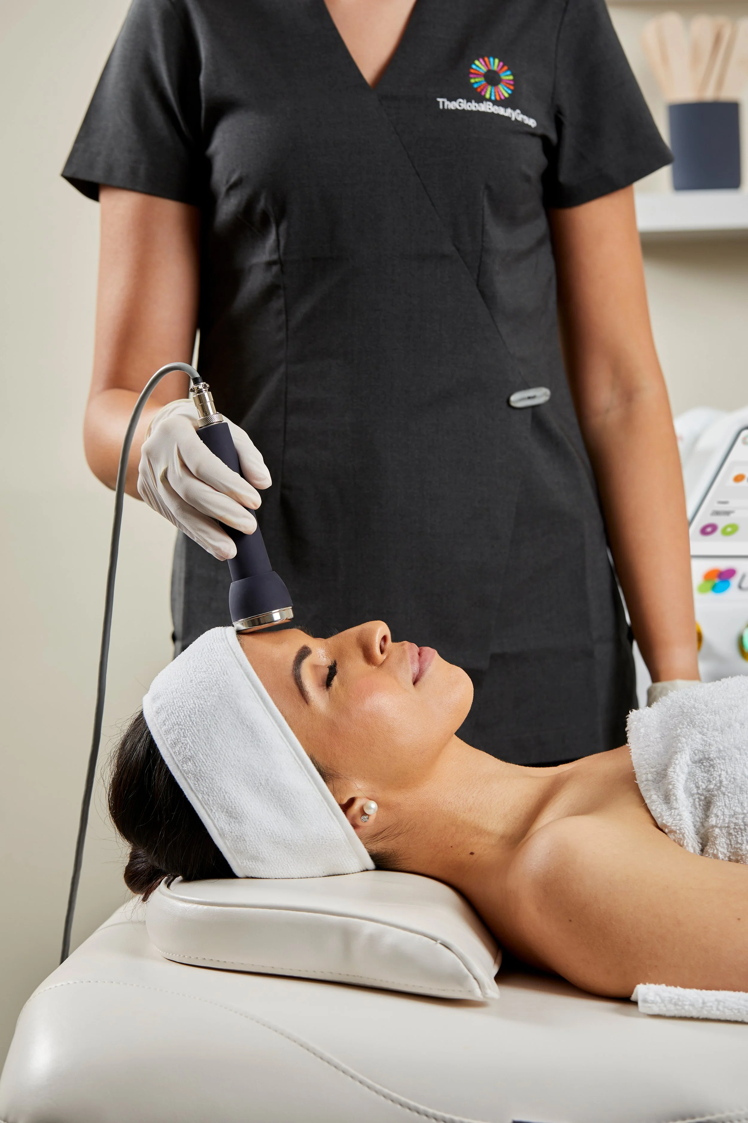 Needle-free sonophoresis treatment by a skin therapist at Harmony Body Contouring, Greenway, Canberra