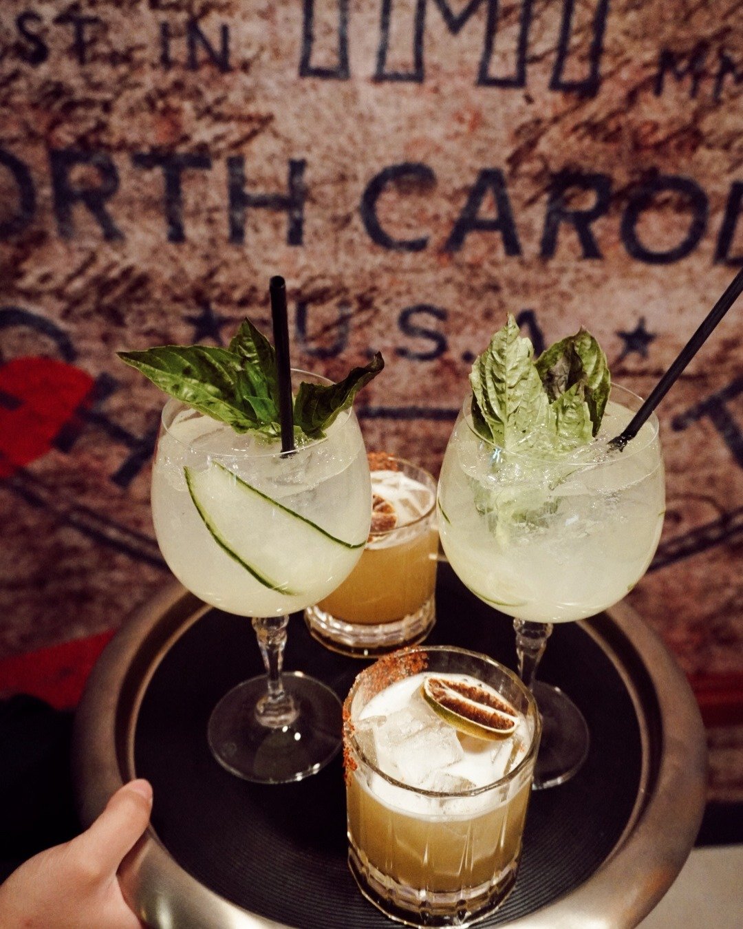 If you needed a sign to treat yourself tonight&hellip;this is it.

Cocktails first, then something delicious from the kitchen.

Meet us at Side Eye.