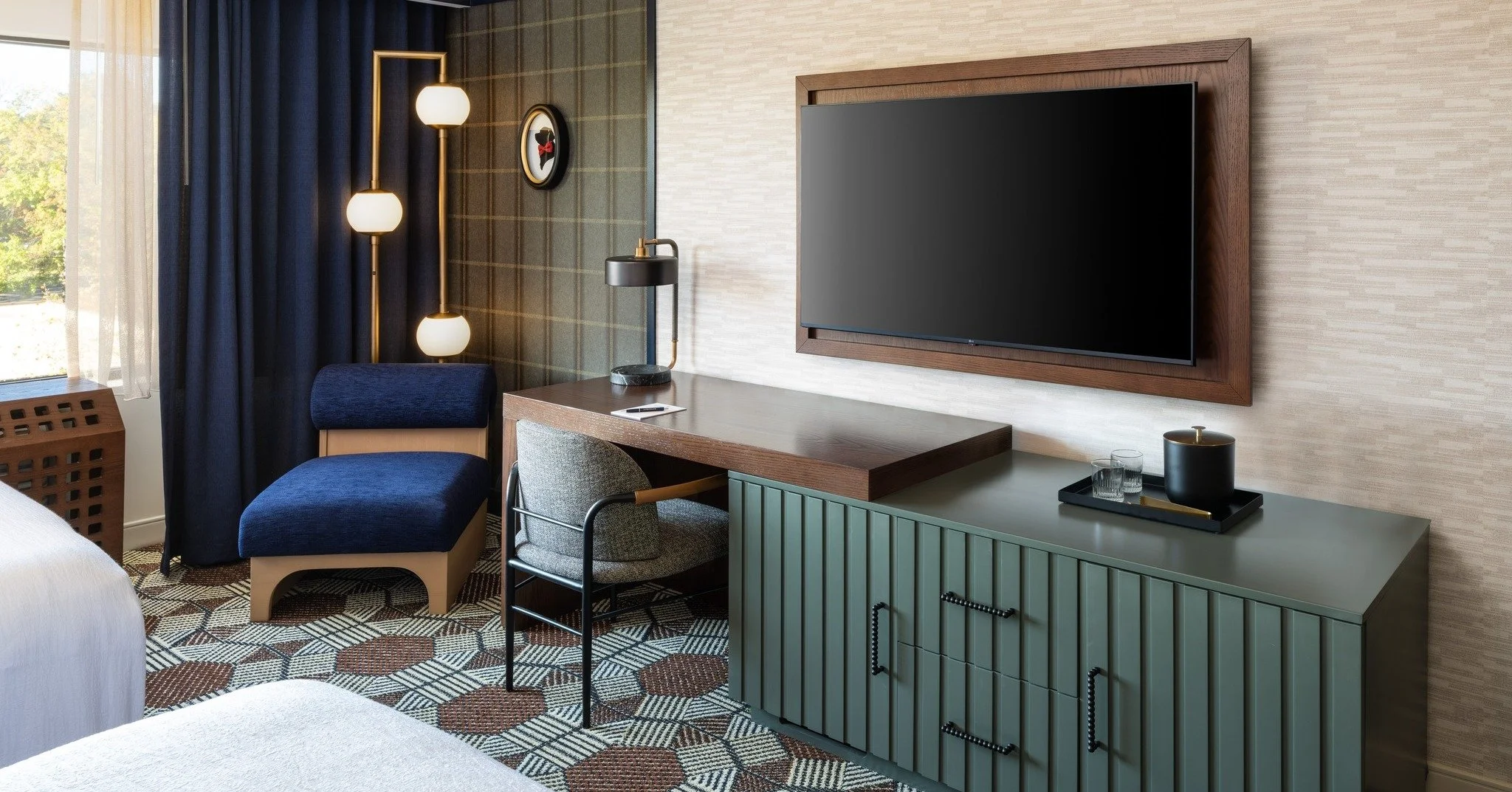Where business meets comfort and a better way to work away from the office.

At The Mecklen, corporate travel and meetings feel seamless, thanks to our thoughtfully designed spaces to focus, connect, and get things done.