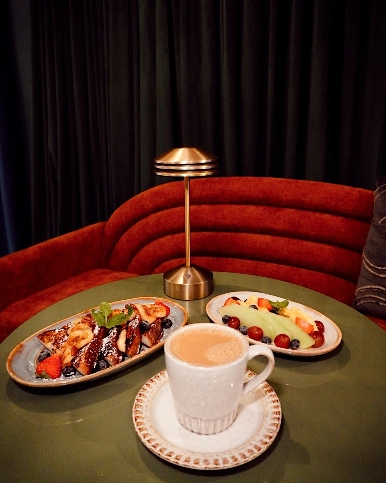 Brunch tastes better when there&rsquo;s nowhere you need to be after 🍳🥂

Spend the afternoon at Side Eye with strong cocktails, good food, and no reason to rush out the door.