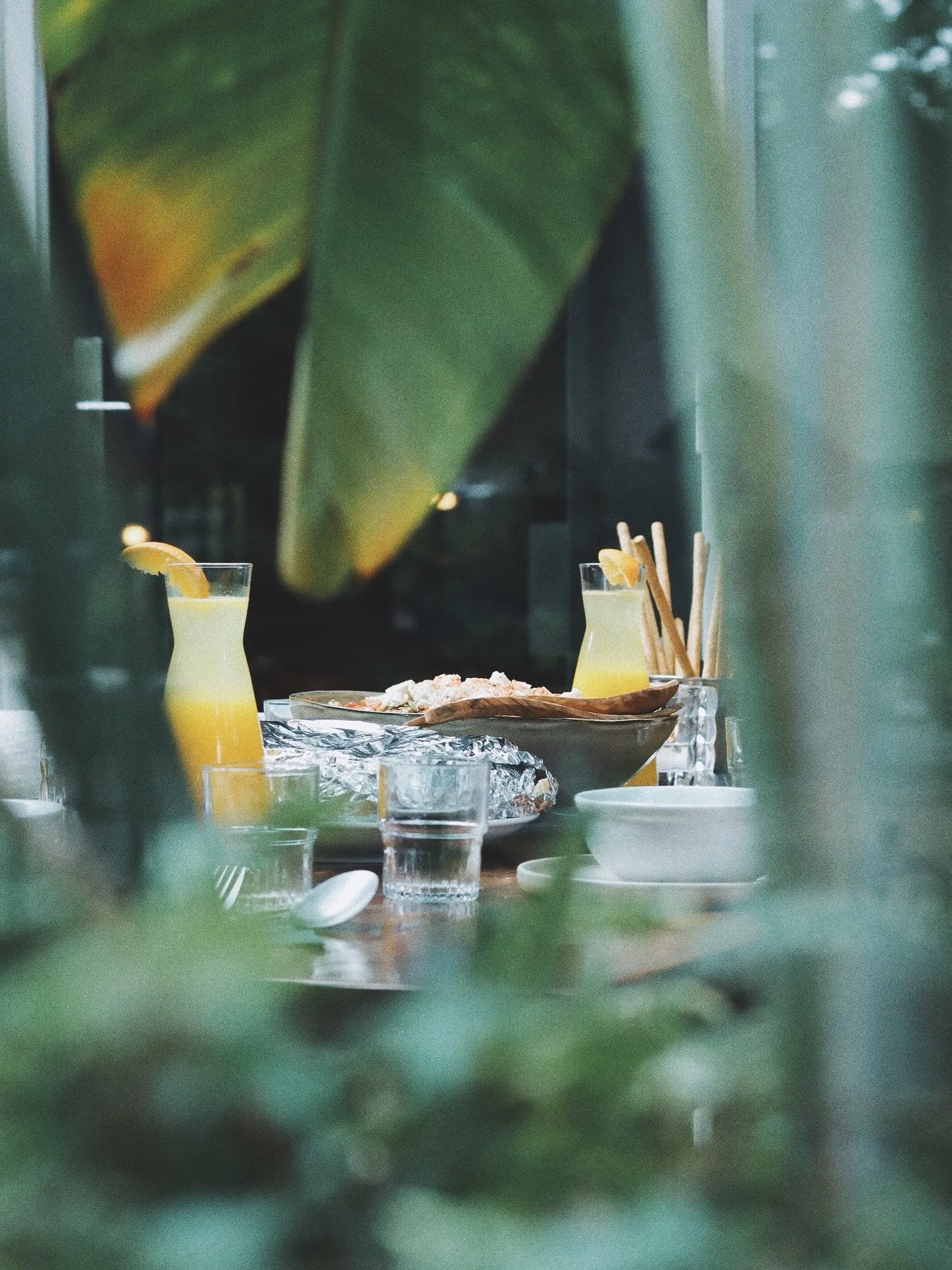 Geen standaard netwerkborrel met lauwe koffie en visitekaartjes.. Gisteren was de allereerste Backyard Netwerklunch 🌿 
We begonnen met een energieke Reformer sessie onder de bomen, waarna we samen aanschoven voor een gezonde lunch.

Het mooie?
Nieuw