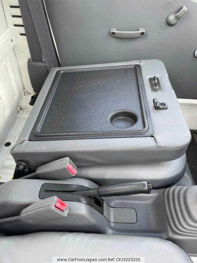 car_b4f01af1-75e7-4375-b5a6-a1ce8c55646b_640_0.jpg