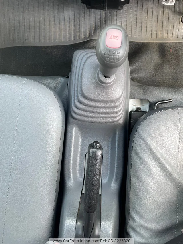 car_09b9f7b0-a88d-4f26-a0a6-4afae46259cc_640_0.jpg