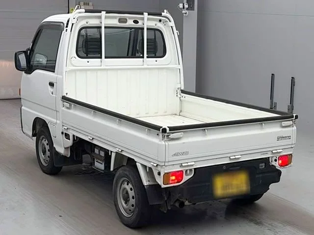 car_3bd3f59a-be1a-44b2-8efc-439322407dd4_640_0.jpg