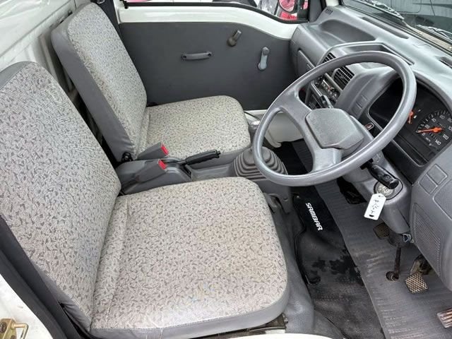 car_06ddc329-6ee1-42fc-b728-82ab7bc42c8c_640_0.jpg
