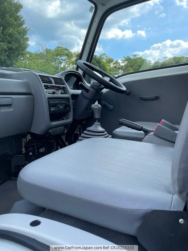 car_ad0377e6-0f24-418d-bad4-663c247e309f_640_0.jpg