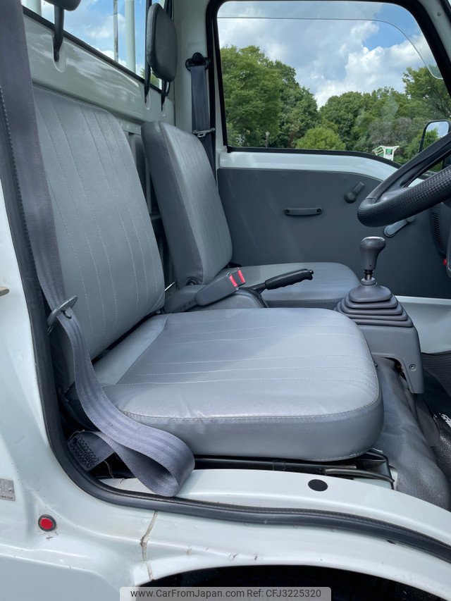 car_f77c38b7-f68e-4c4f-b215-4c07747523c2_640_0.jpg