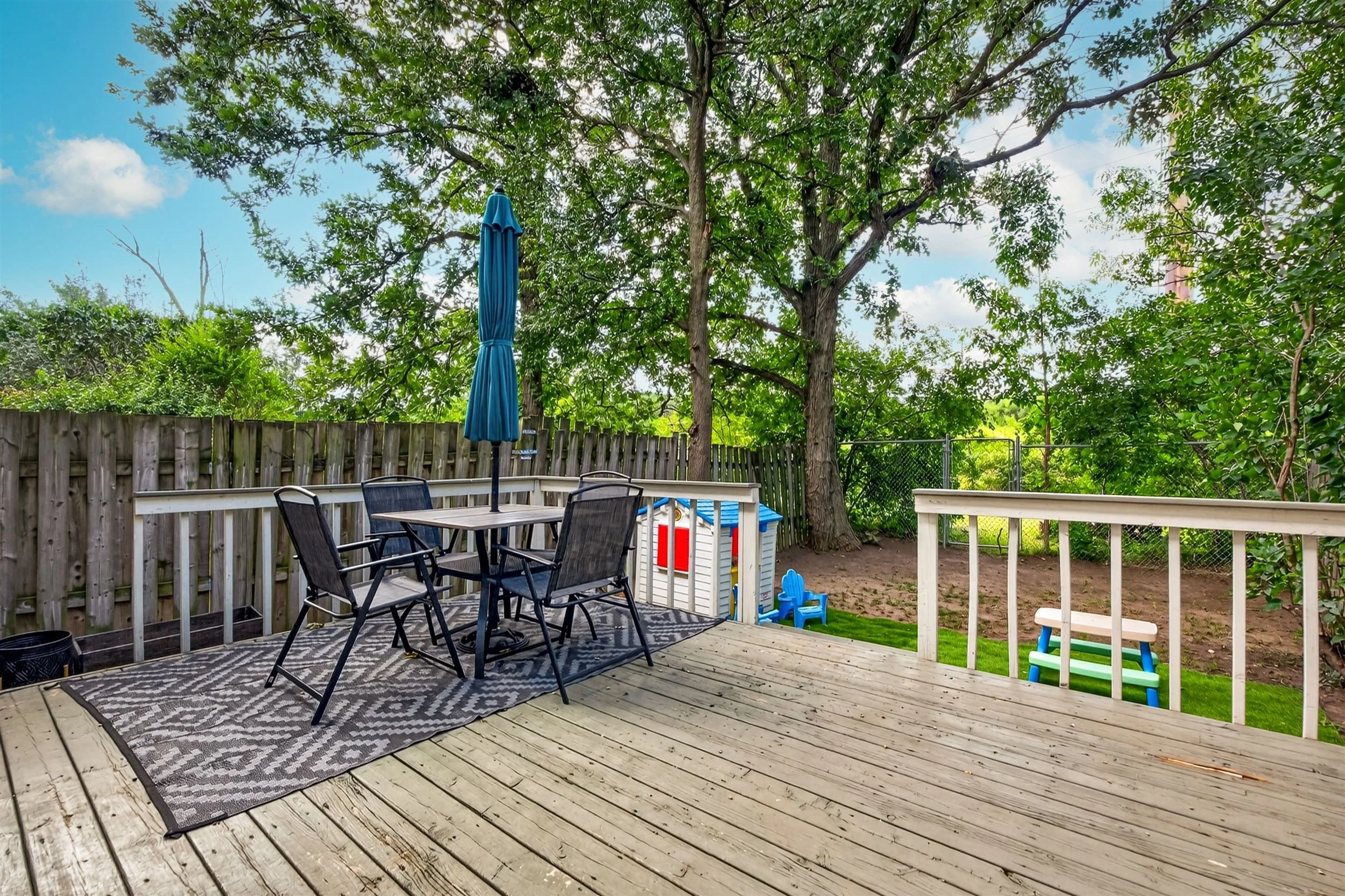 25-House_Backyard-1.jpg