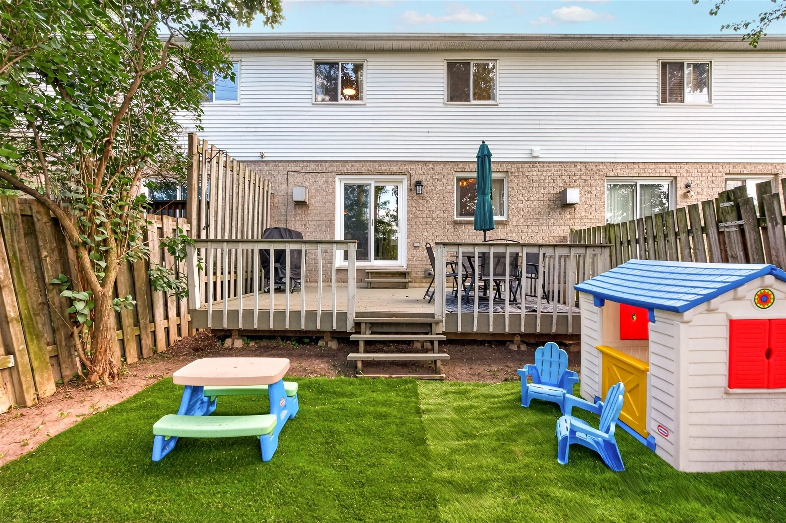 26-House_Backyard-2.jpg