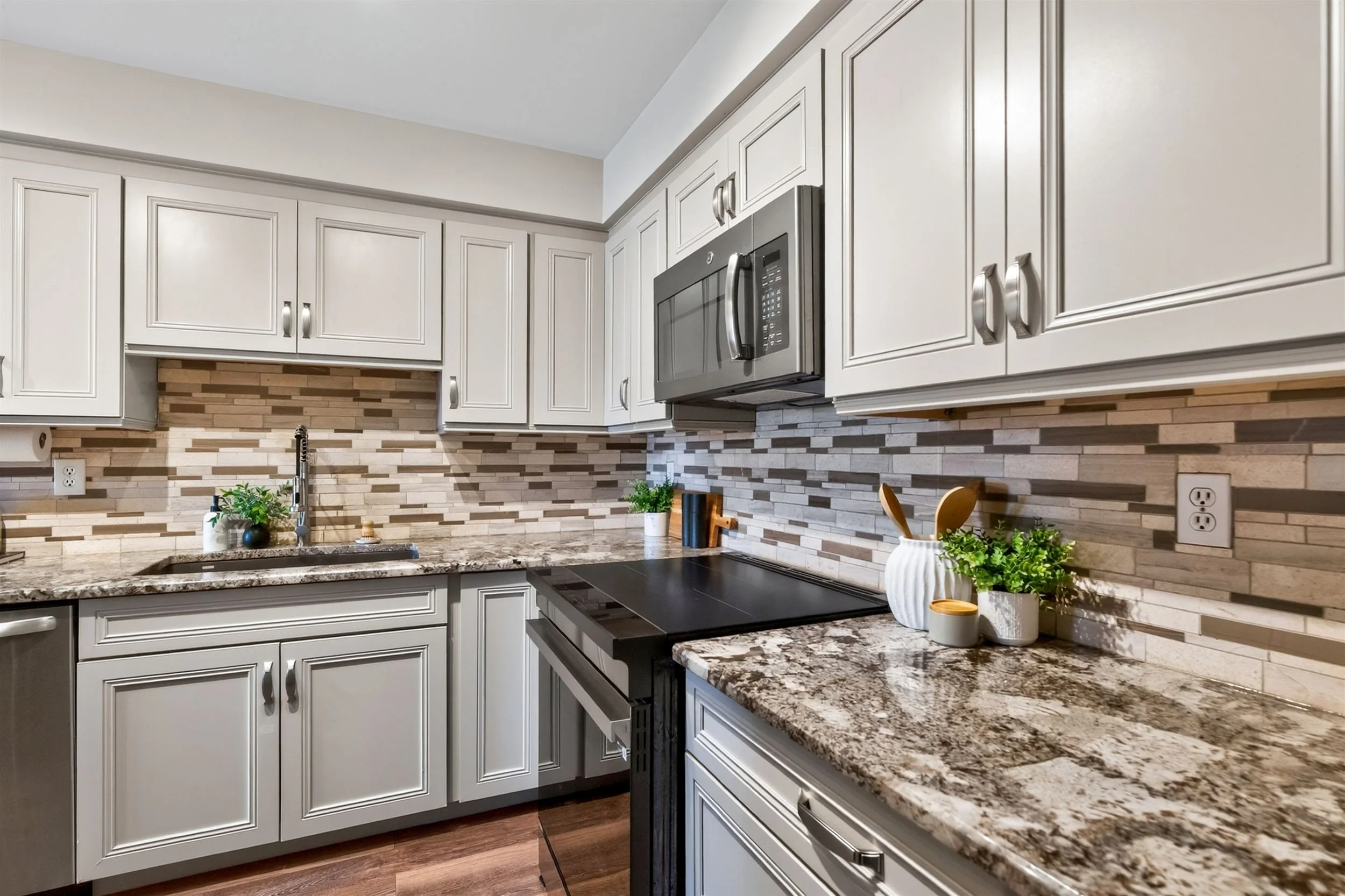 5-Kitchen-2.jpg