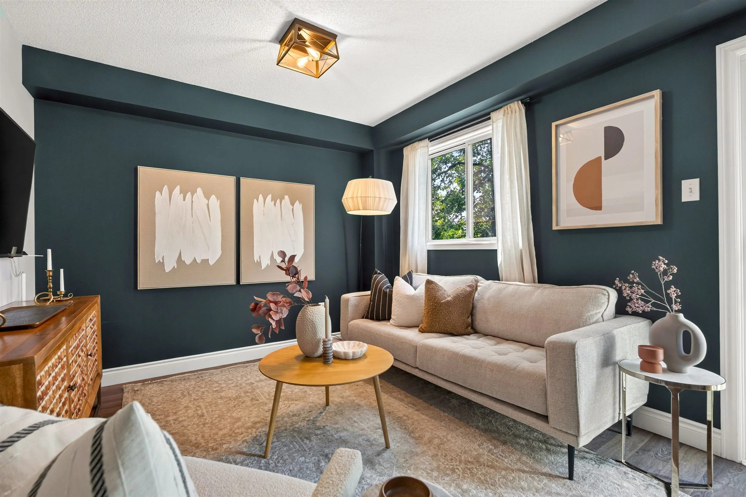 12-LivingRoom-2.jpg