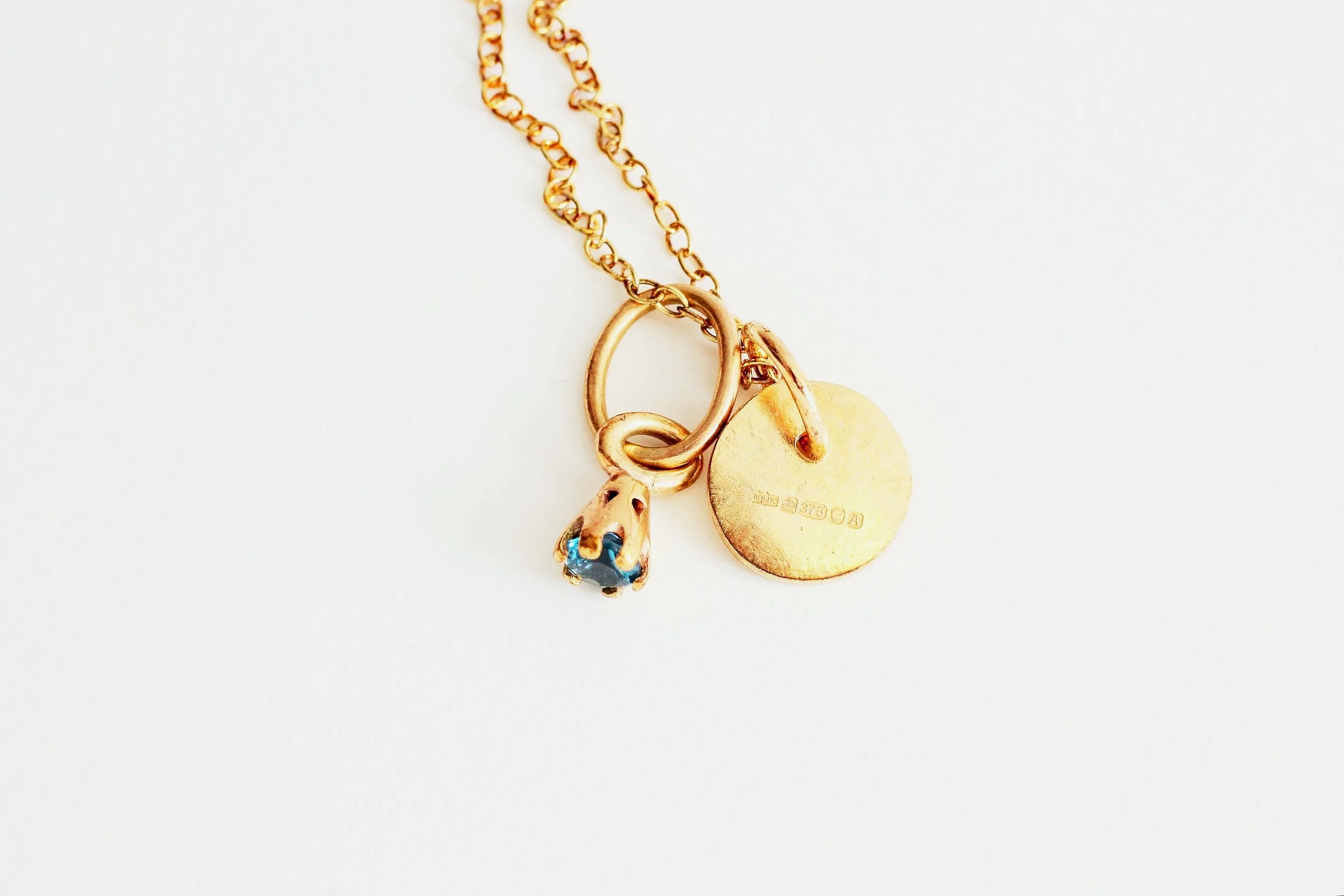 BlueTopazBelak9ctNecklace2.jpg