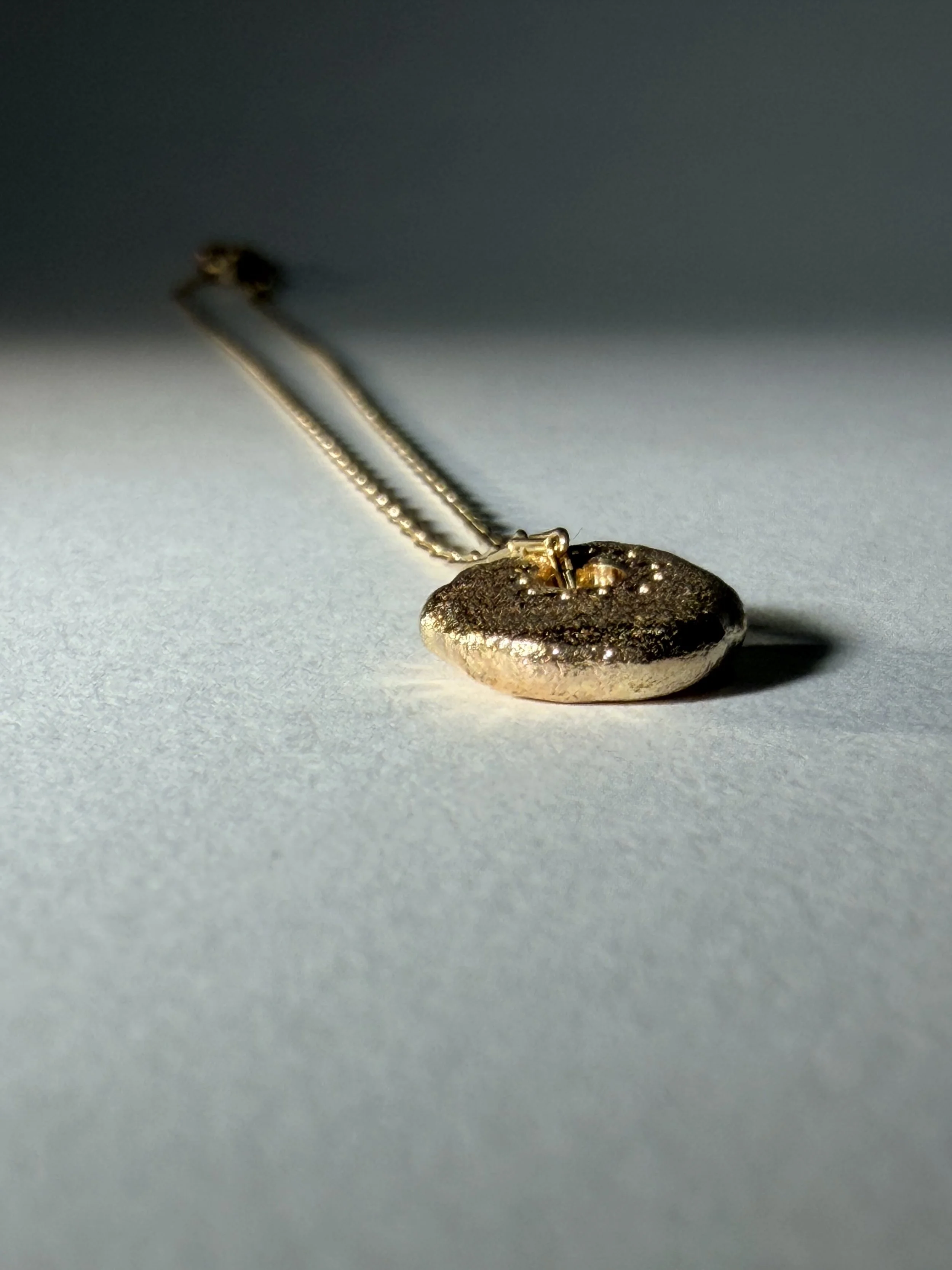 9ct Large Belak Pendant3.jpg