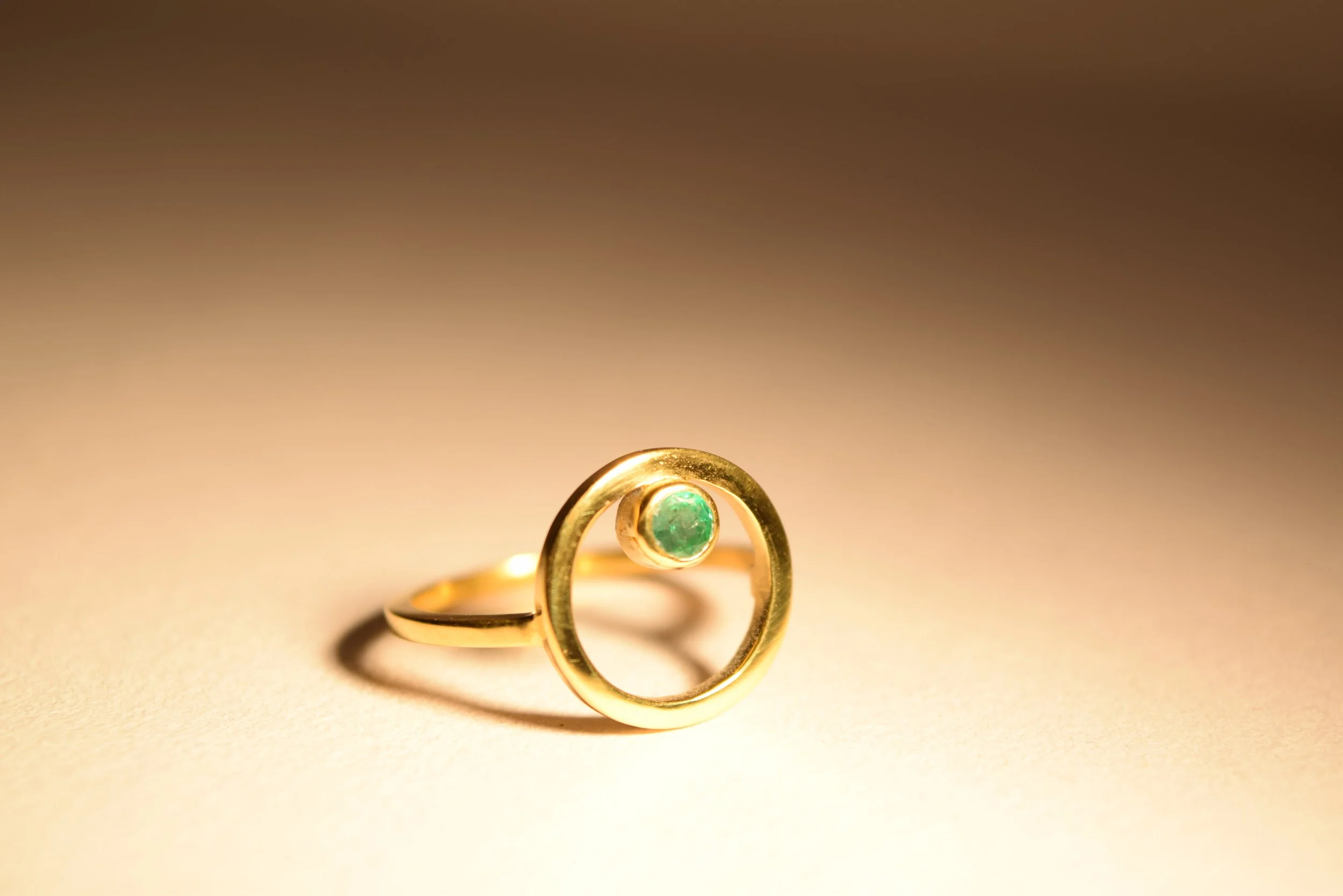 Belak ring with Emerald2.JPG