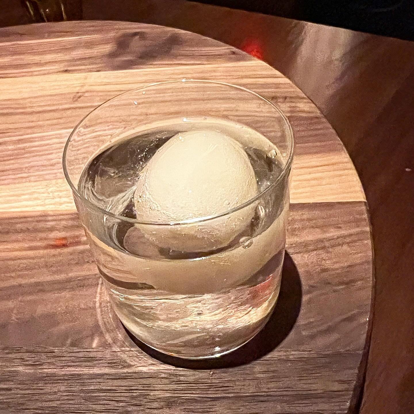 Been seeing a lot of news about the excellent fried chicken and champagne list @coqodaq, but you definitely don&rsquo;t want to miss the A+ bar program, designed to complement the food and that has more than something for everyone 🍸🥃

1️⃣ The Egg -