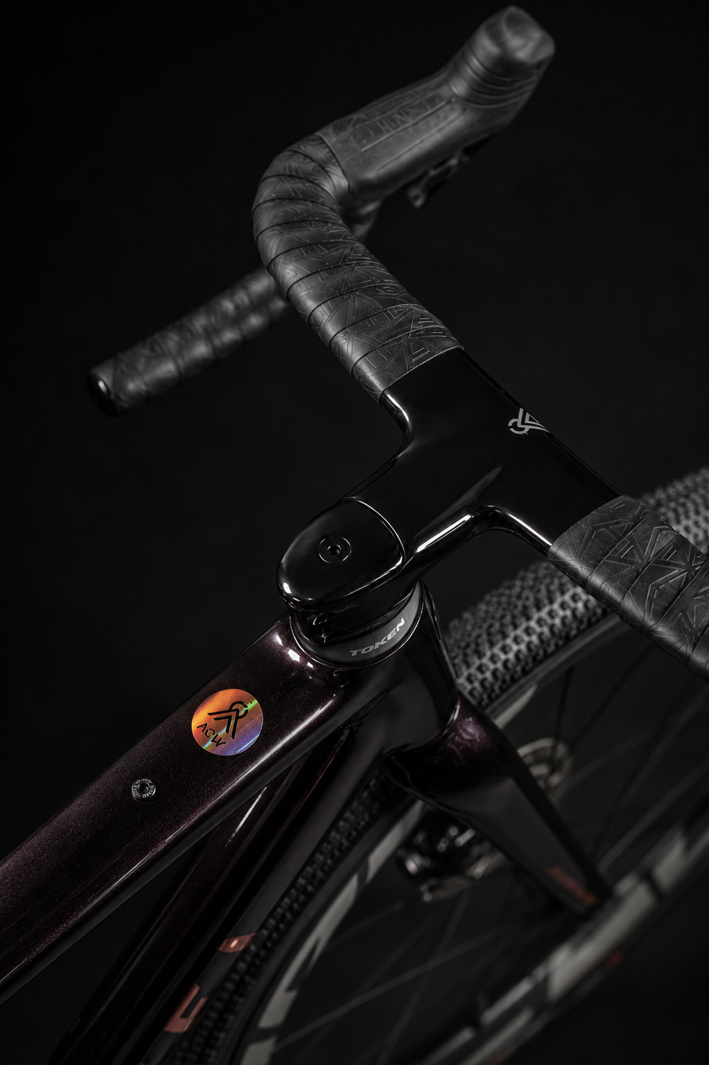 ANGEL Gamma performance gravel bike with integrated carbon cockpit