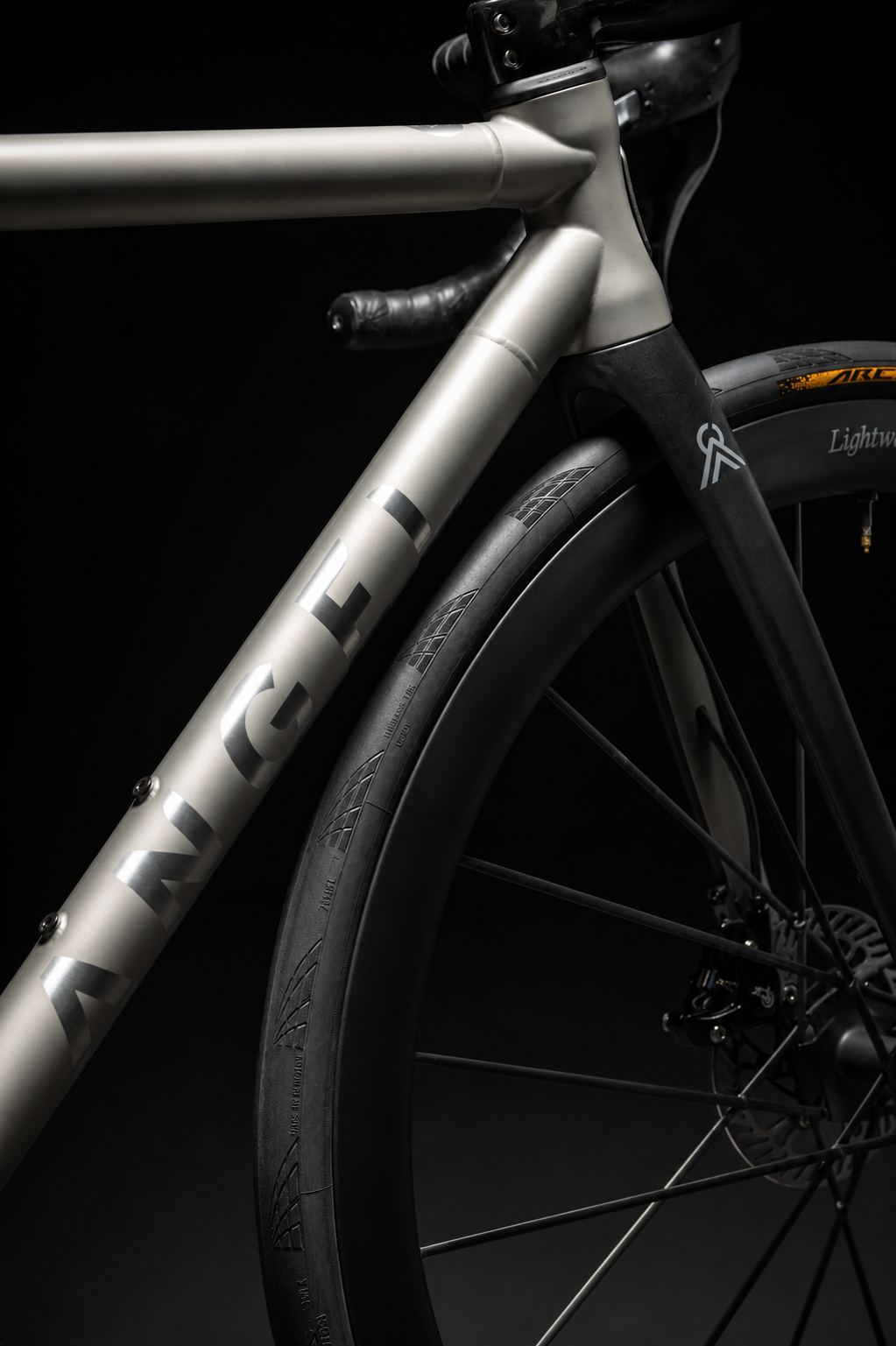 ANGEL Heaven bespoke frame with 3D-printed titanium components