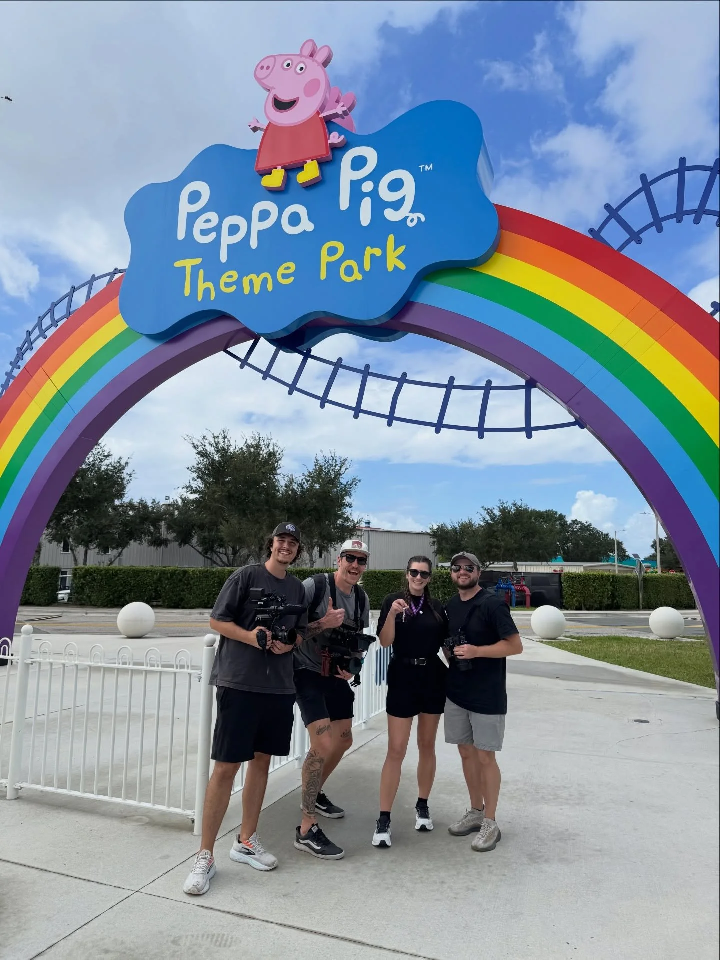 DID SOMEBODY SAY PEPPA PIG?! 🐷 🌈

A huge thank you @merlinsmagicwandofficial for trusting us with your story. Can&rsquo;t wait to share it very soon! 🙌🏻

Shoutout to this amazing team: @orlandobrothas @michaelishustle @charlottevictoria.b