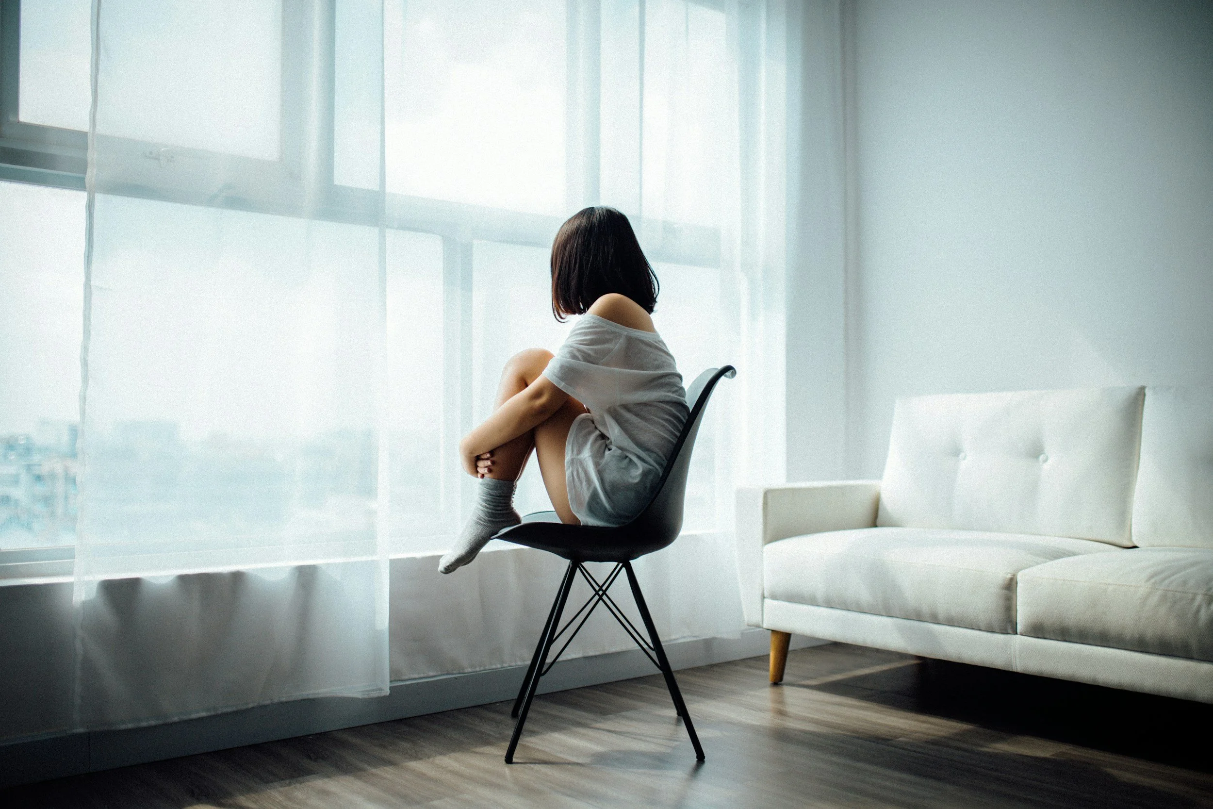Trauma Healing Without Reliving Trauma: How Somatic Work Keeps You Safe