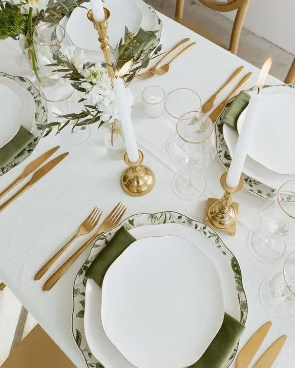 The soft gleam of gold. Scalloped edges that catch the light. Glassware that sparkles like a toast waiting to happen.
It&rsquo;s all in the feeling &mdash; and the details. ✨

vendor tags if you need any of them 

Planner: @mountaintop.moments.events
