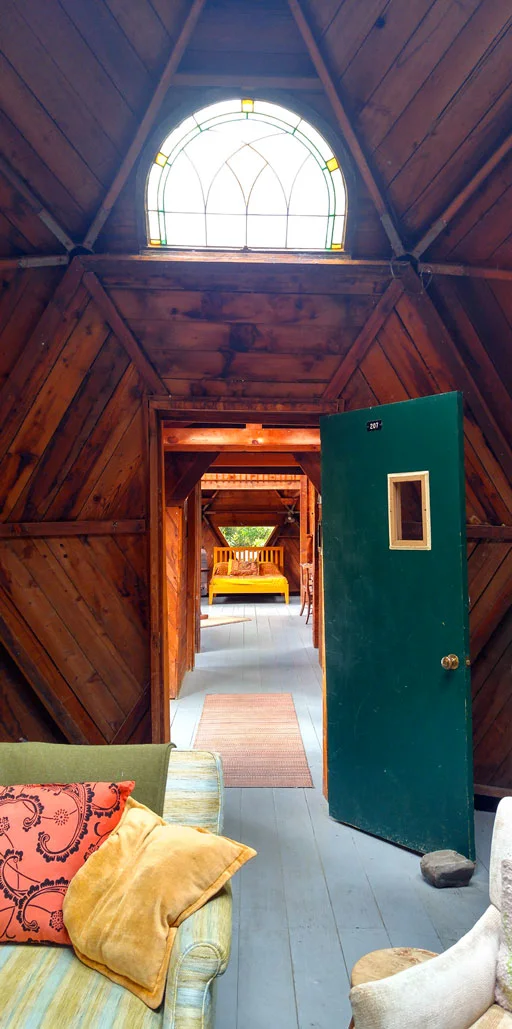 oz-farm-lodging-02-24x-BY-CHARLEBOIS.jpg