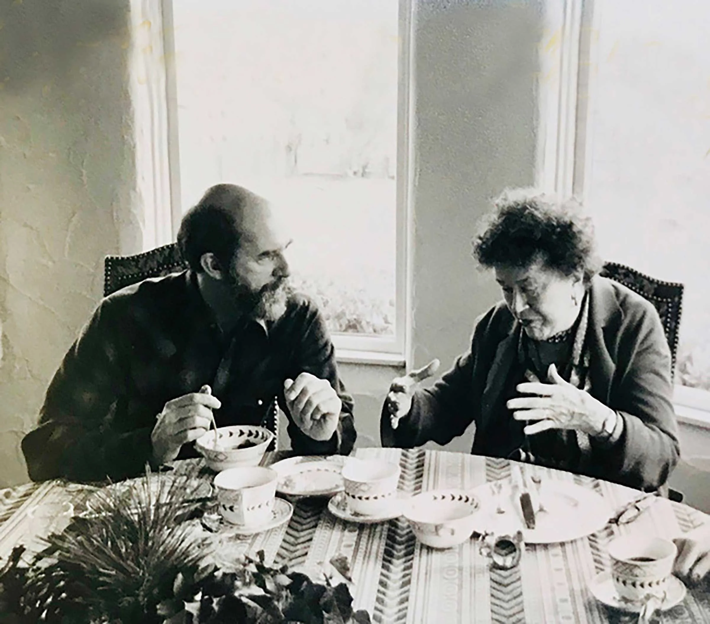 Gary and Julia Child chatting over breakfast