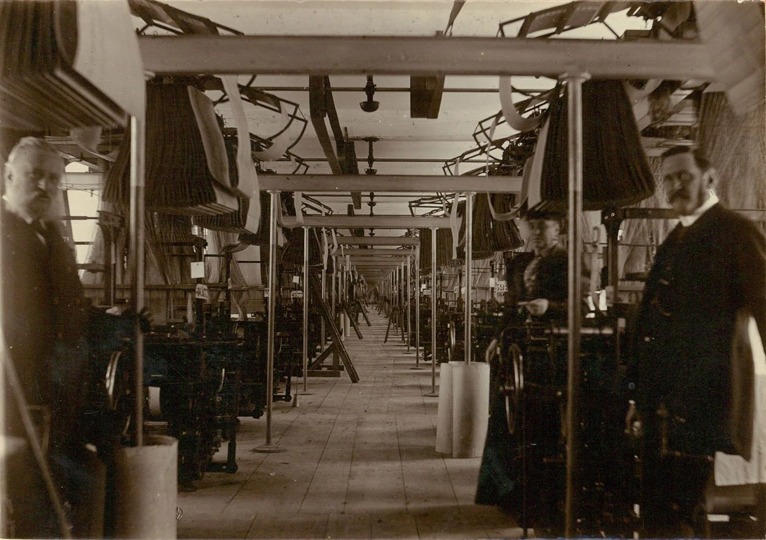 Blick in den Websaal der MSA, um 1890