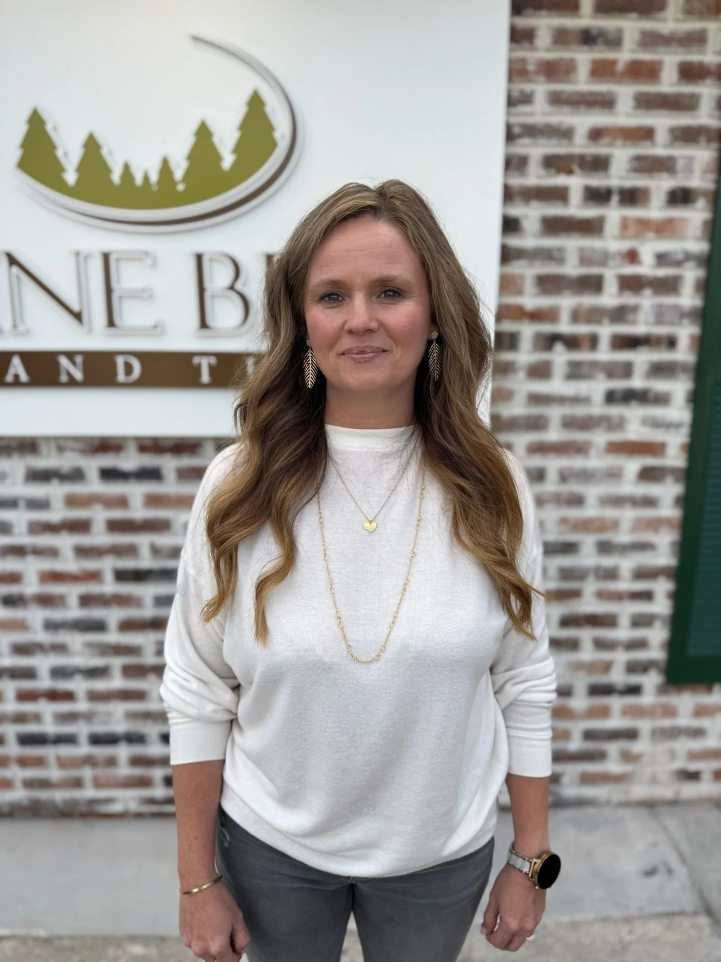 Meet Lakisha West, our Paralegal and Senior Auditor who truly does it all! ⚖️ Lakisha has been part of the Pine Belt Land Title family for eight years and keeps everything running smoothly behind the scenes.
When she’s not hard at work making s