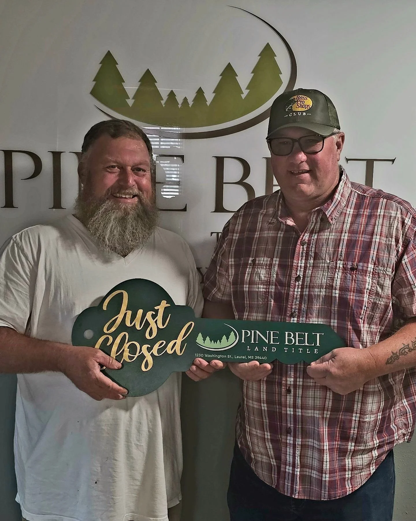 info belowAnother successful closing in Laurel. 🎉 Congratulations to William Hodge and James Byrd on a successful closing with Citizens Bank of Columbia. Pine Belt Land Title is proud to handle the title search and closing details to make every tran