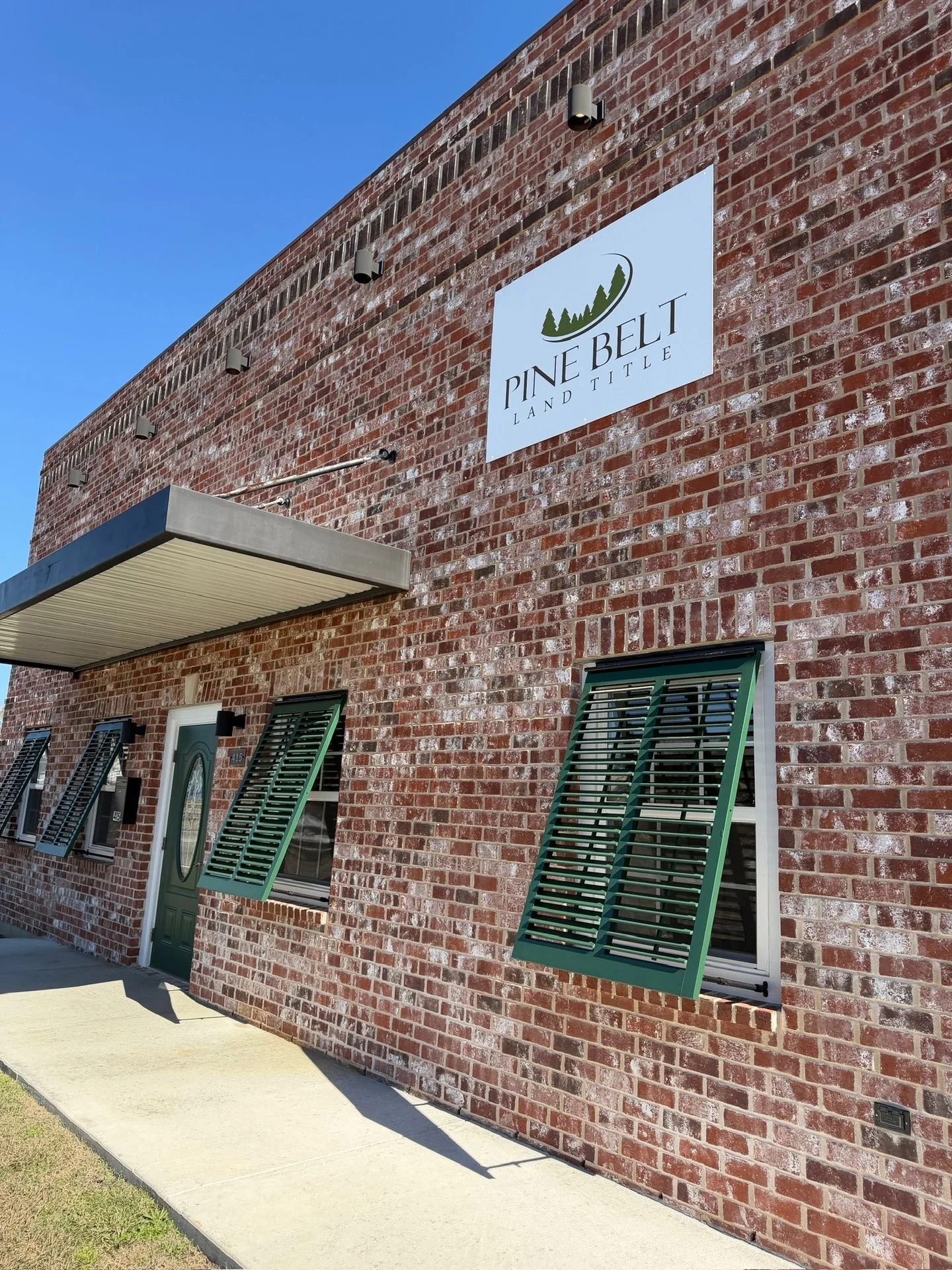 Come see us at any of our Pine Belt Land Title locations and get expert help from a team you can trust. Our attorneys and paralegals are here to guide you through title searches, deed research, and real estate closings with confidence. Proudly servin