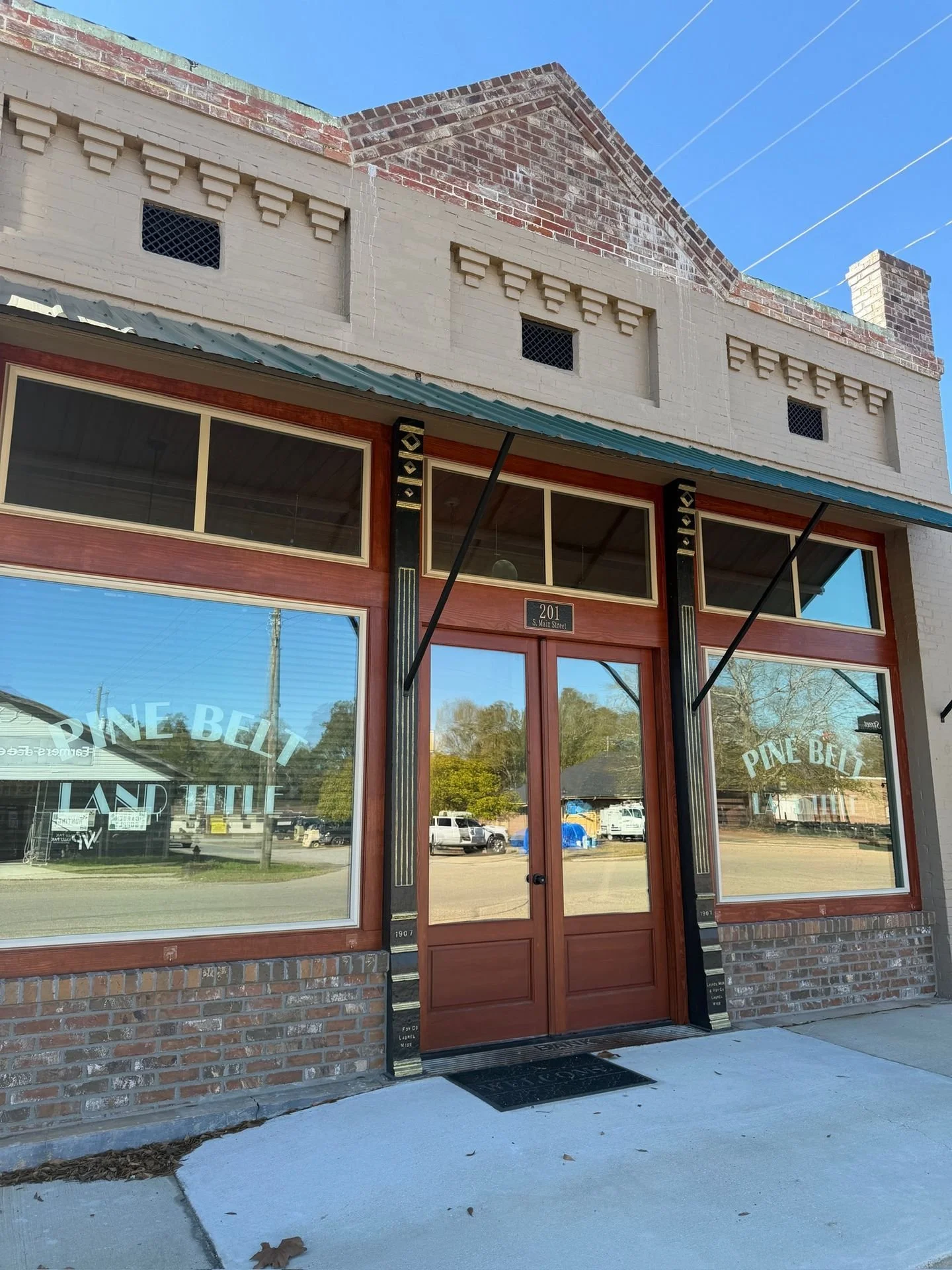 Small town office, big role in getting deals done. Our New Augusta office was the first Pine Belt Land Title location and remains the foundation of our work today. From detailed title searches to deed research and real estate closings, this office co