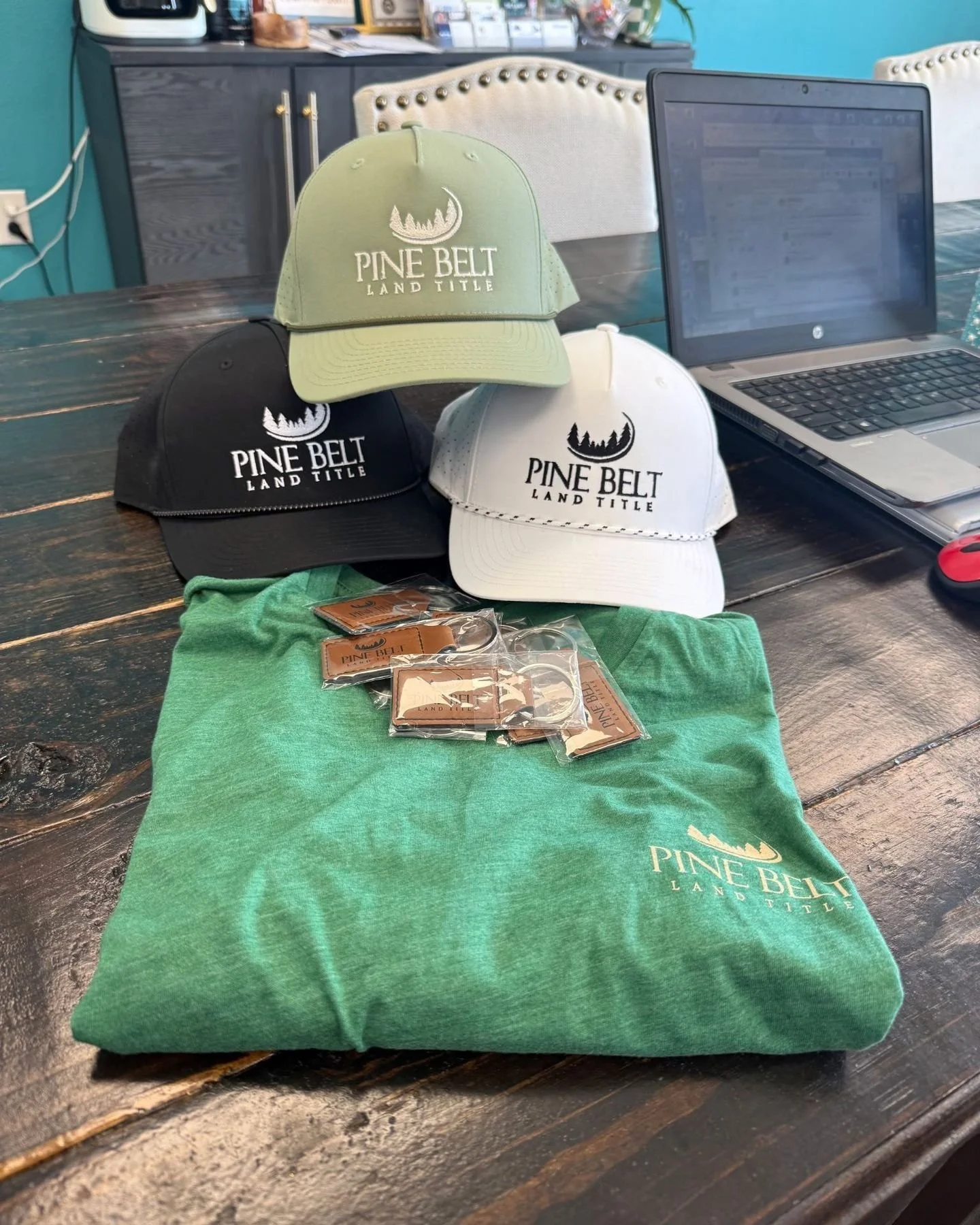 Talk Title to me!

Honored to meet with our friends at Exit By Faith Realty, Shyra Galloway, Broker, to discuss all things title to ensure a smooth process. Educate and Elevate. 💚🤎