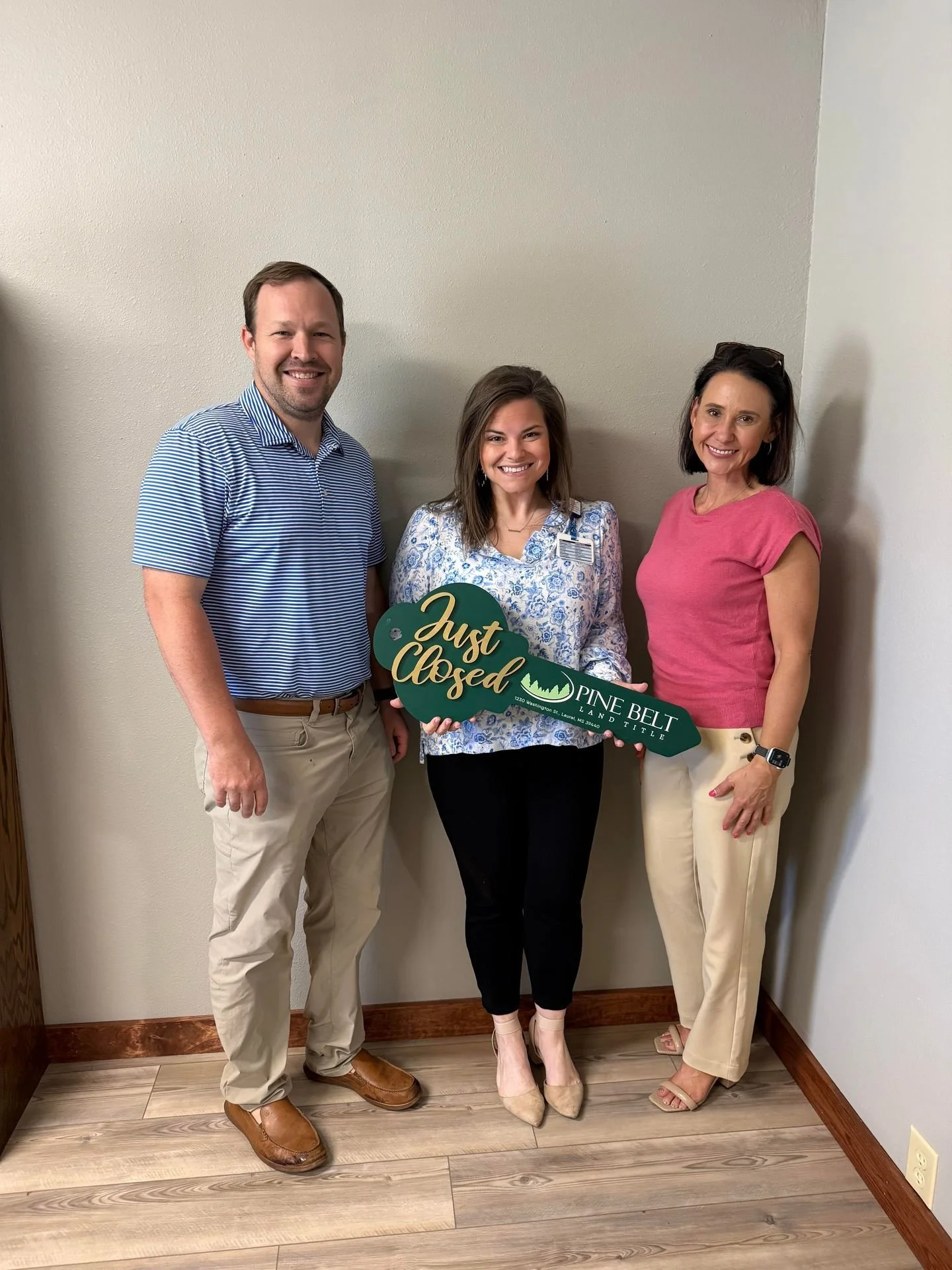 Congratulations to Ms. Sanders on the purchase of her new home! 💚 We were so excited to celebrate this milestone with you at Pine Belt Land Title - Laurel!

Thank you to Mica Stevens at Community Bank for making the financing seamless. We love worki