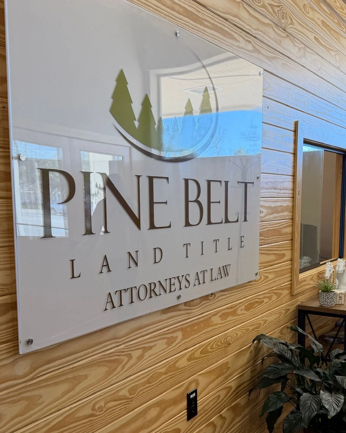 Proud to serve Lucedale and the surrounding area 🏞️ Whether you're a first-time homebuyer or a seasoned investor, we're here to make your closing smooth and stress-free. Local service, expert care. 

#lucedale #mississippi #titlecompany #localbusine
