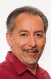 Derik Vett Small.jpg