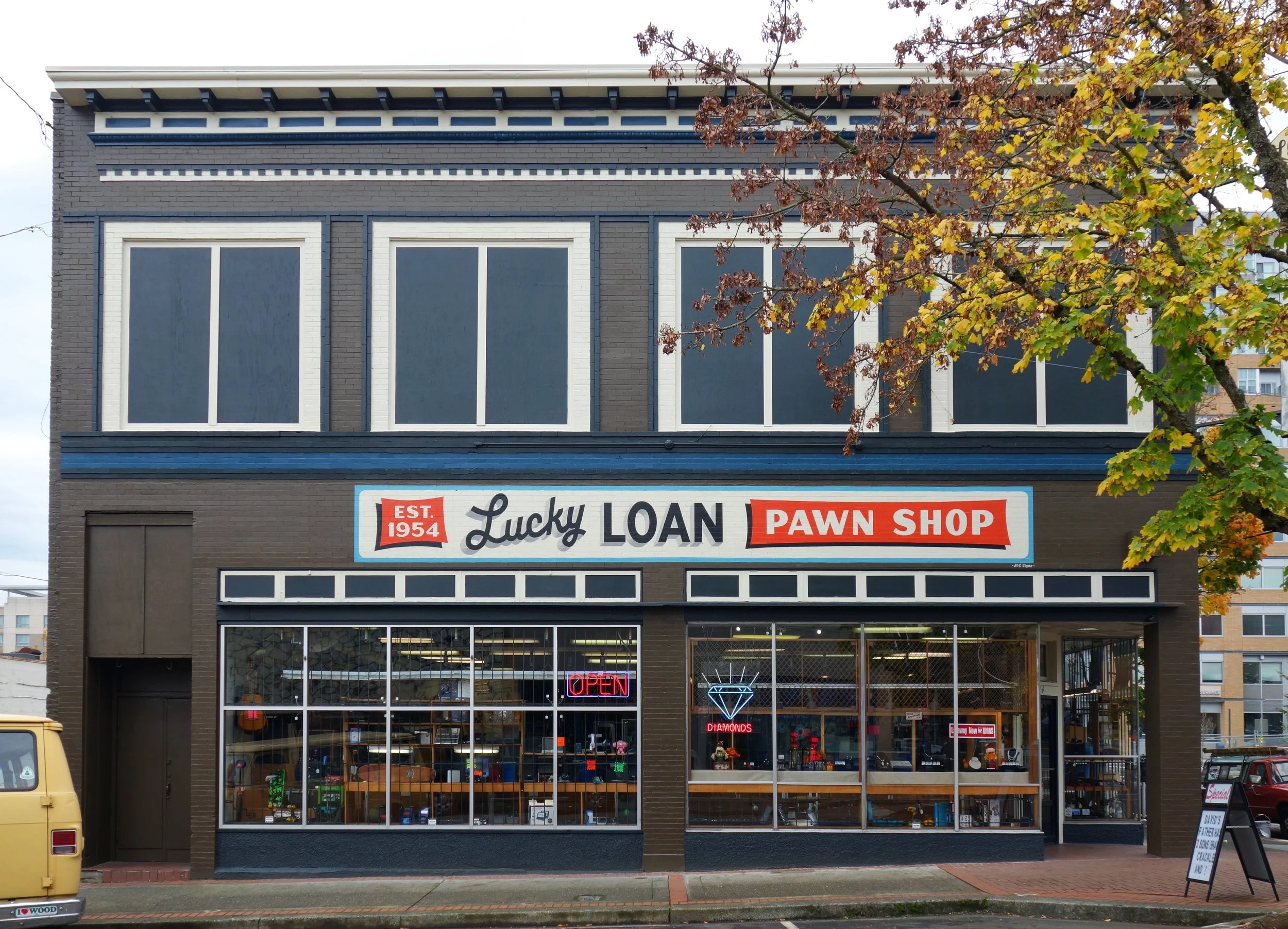 Lucky Loan Storefont facade