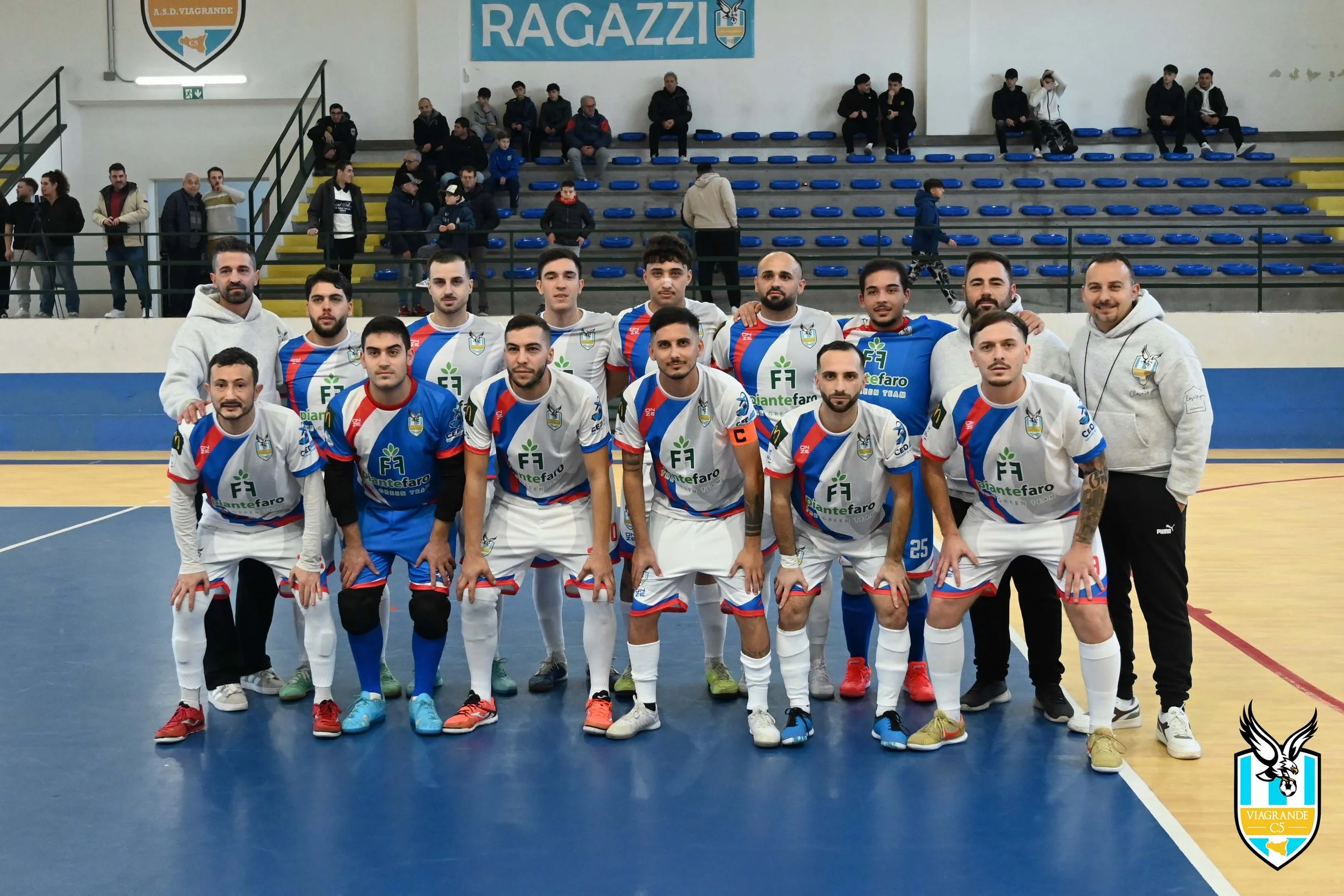 Episodi e protagonismo arbitrale macchiano una splendida partita