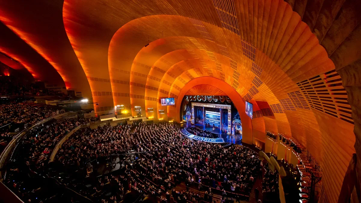 radio city music hall new york visitor venue.webp
