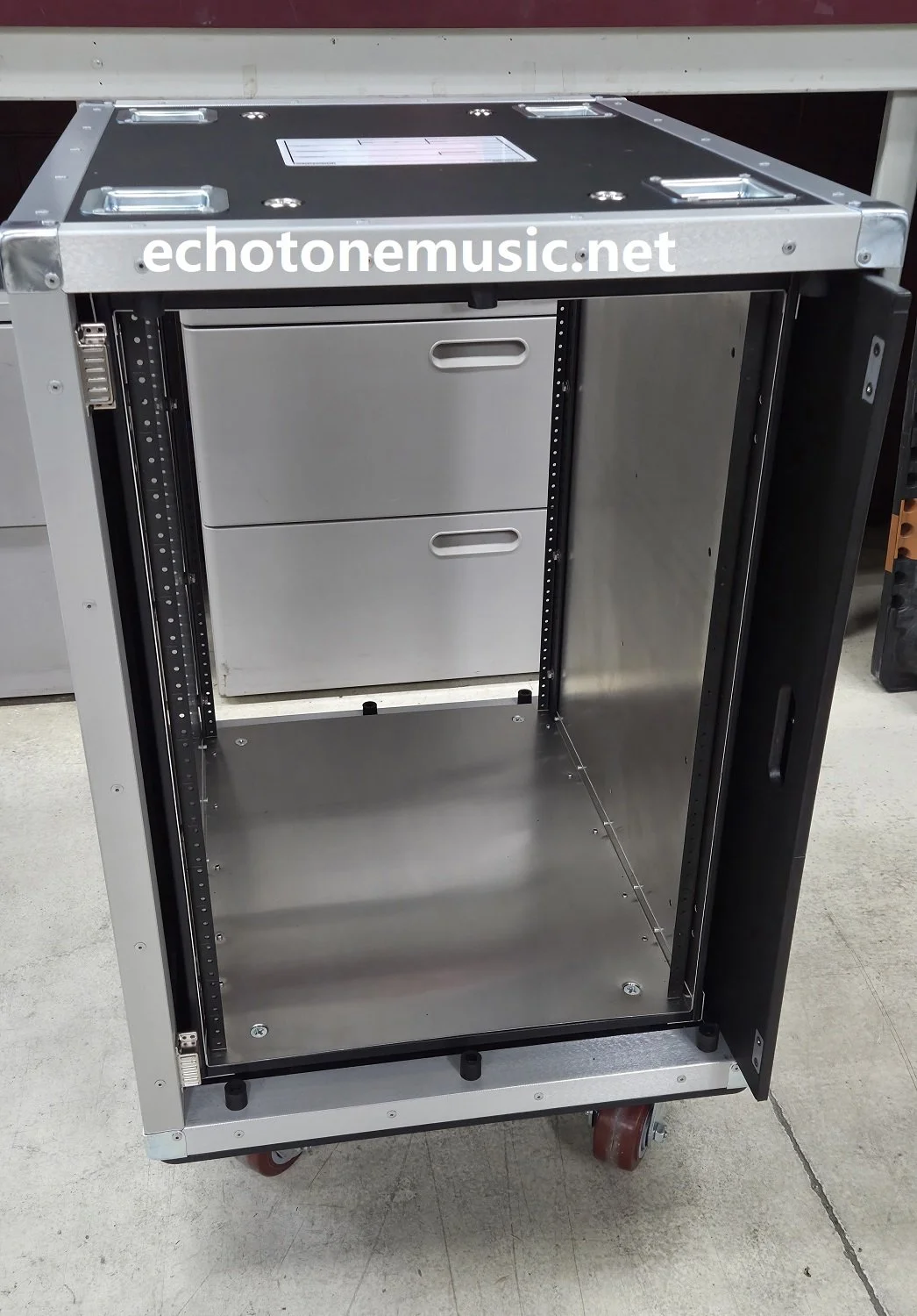 CCPLD16P Pocket Door Road Case