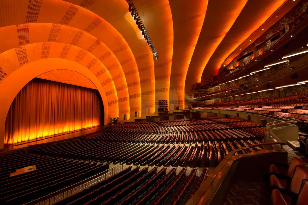radio city music hall newyork sound system.webp
